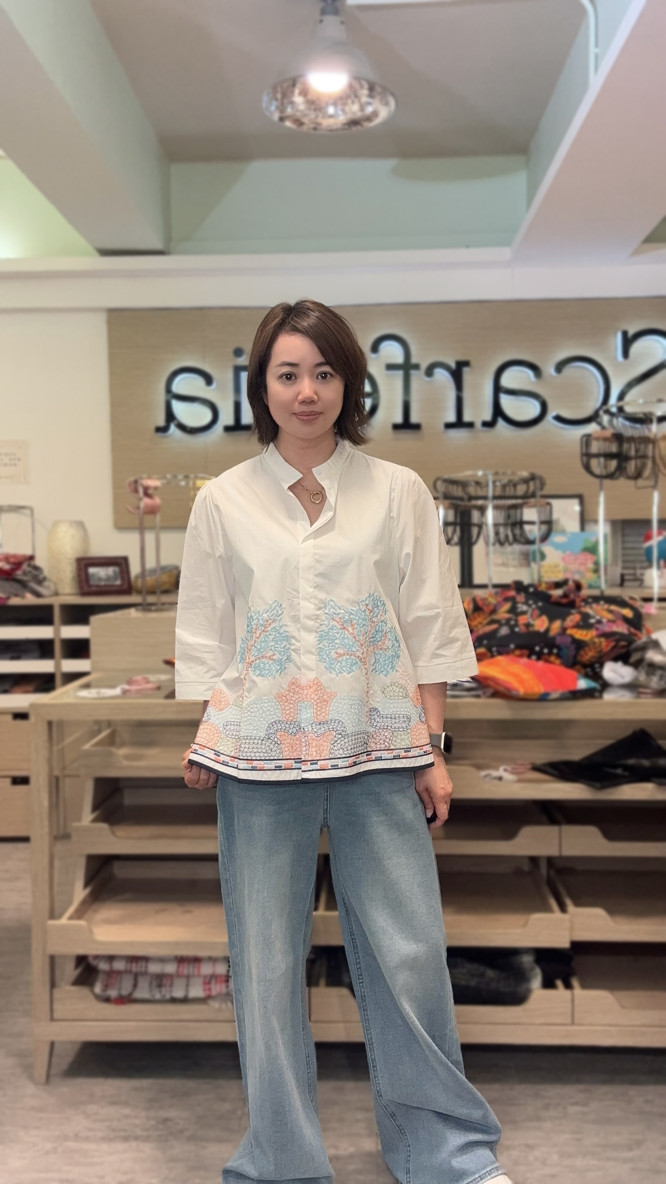 [訂購] A43 手工刺繡衫