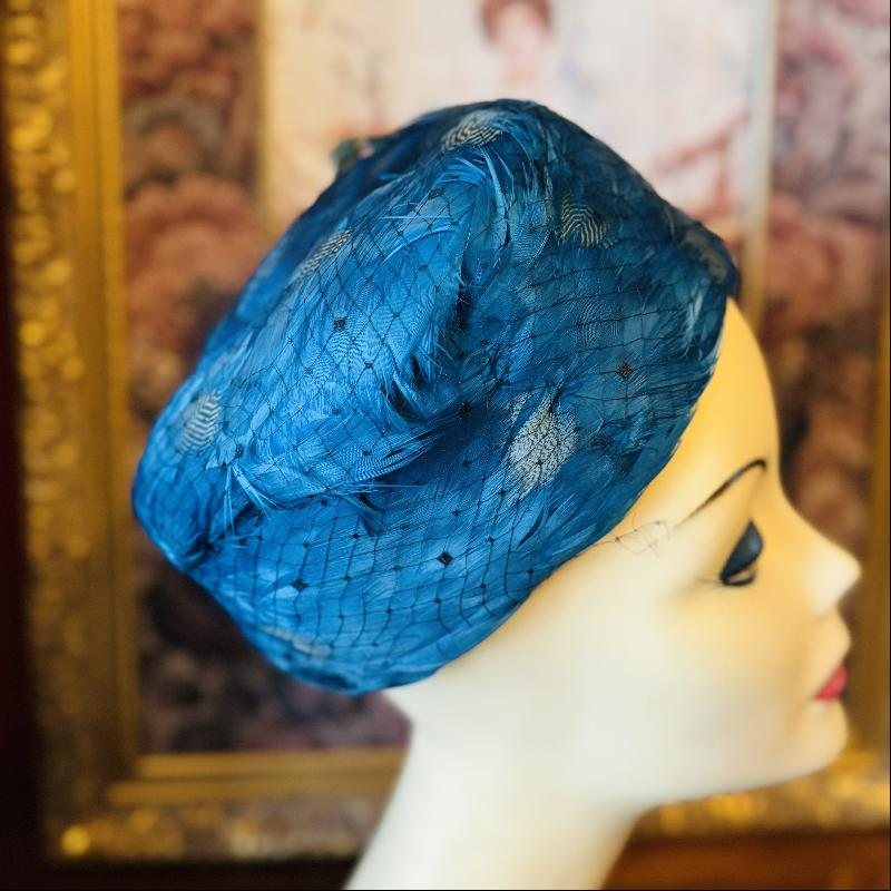 C.a. 1950s Teal Turquoise Peacock pillbox hat (MT2128)