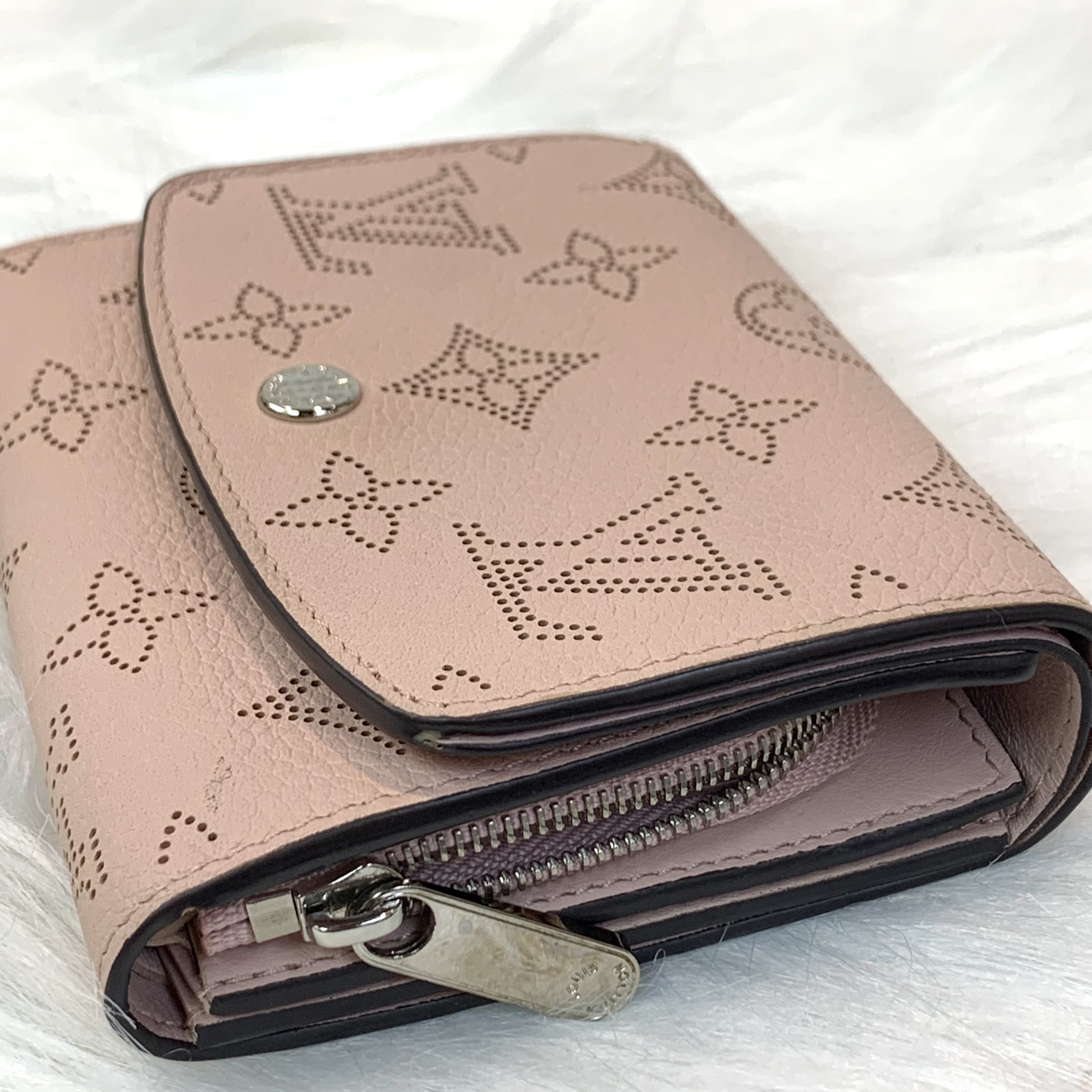 LV老花 Mono-Mahina Short Wallet 粉色短錢包