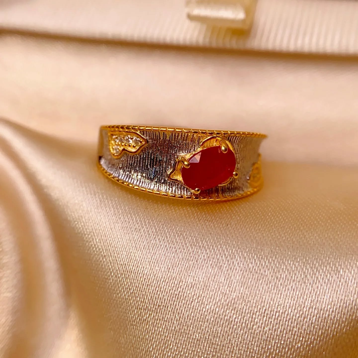 紅寶石S925 純銀戒指  紅寶主石尺寸 寬4mm 高6mm