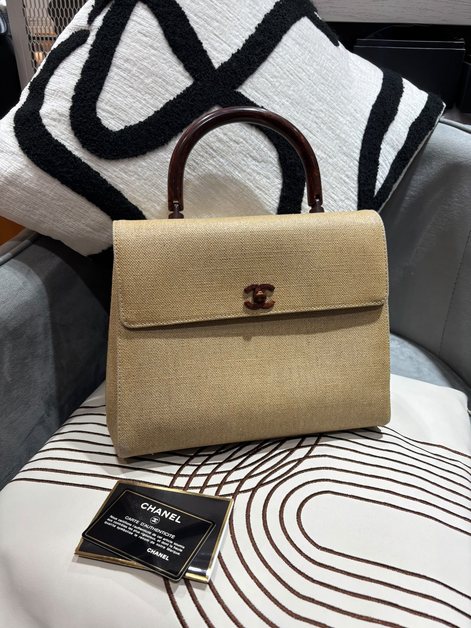 Chanel vintage Kelly bag  100%Authentic, 95%new  ✅card