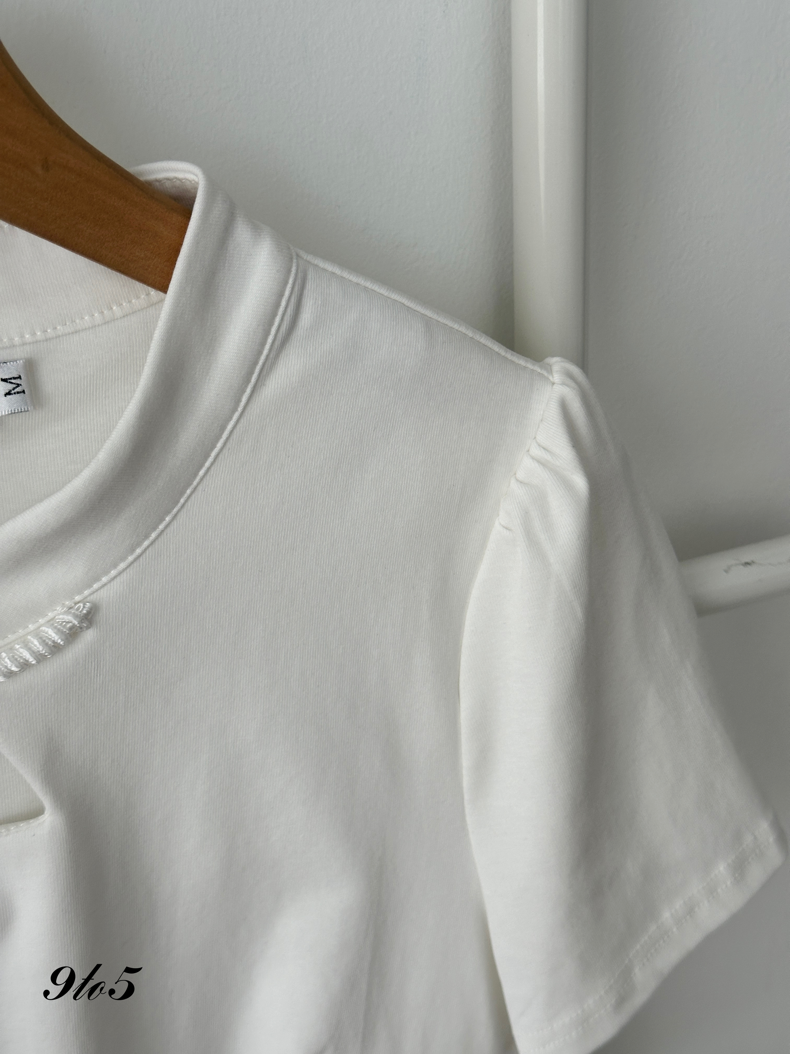 T3954 Short Sleeve Cheongsam Top - White