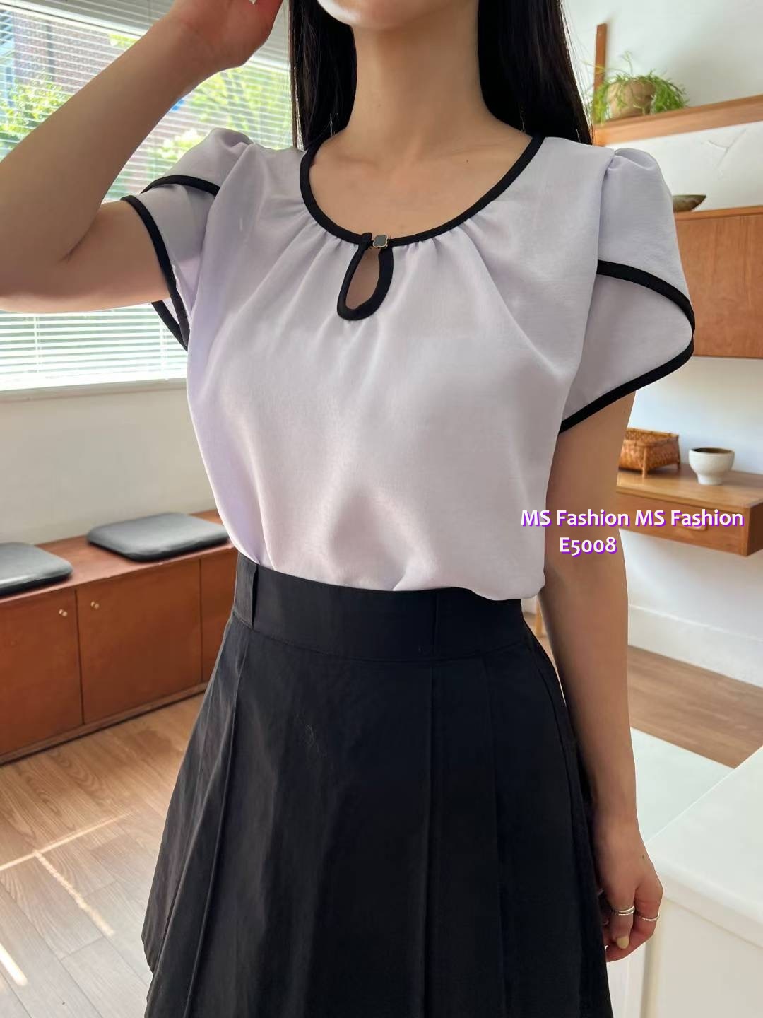 E5008 特色領拼邊top