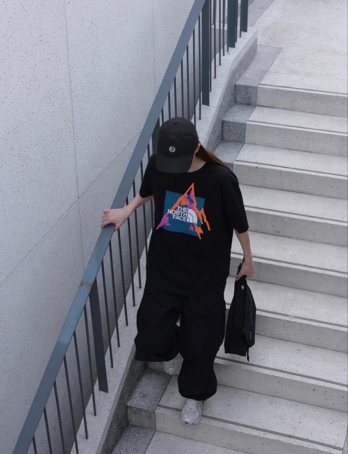 $168件。2件起$ 158件。The North Face 北面 全棉重磅Logo短袖T恤（男女同款）