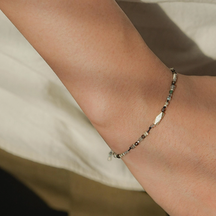 [OfOR] 5月) 지금 행복, line bracelet