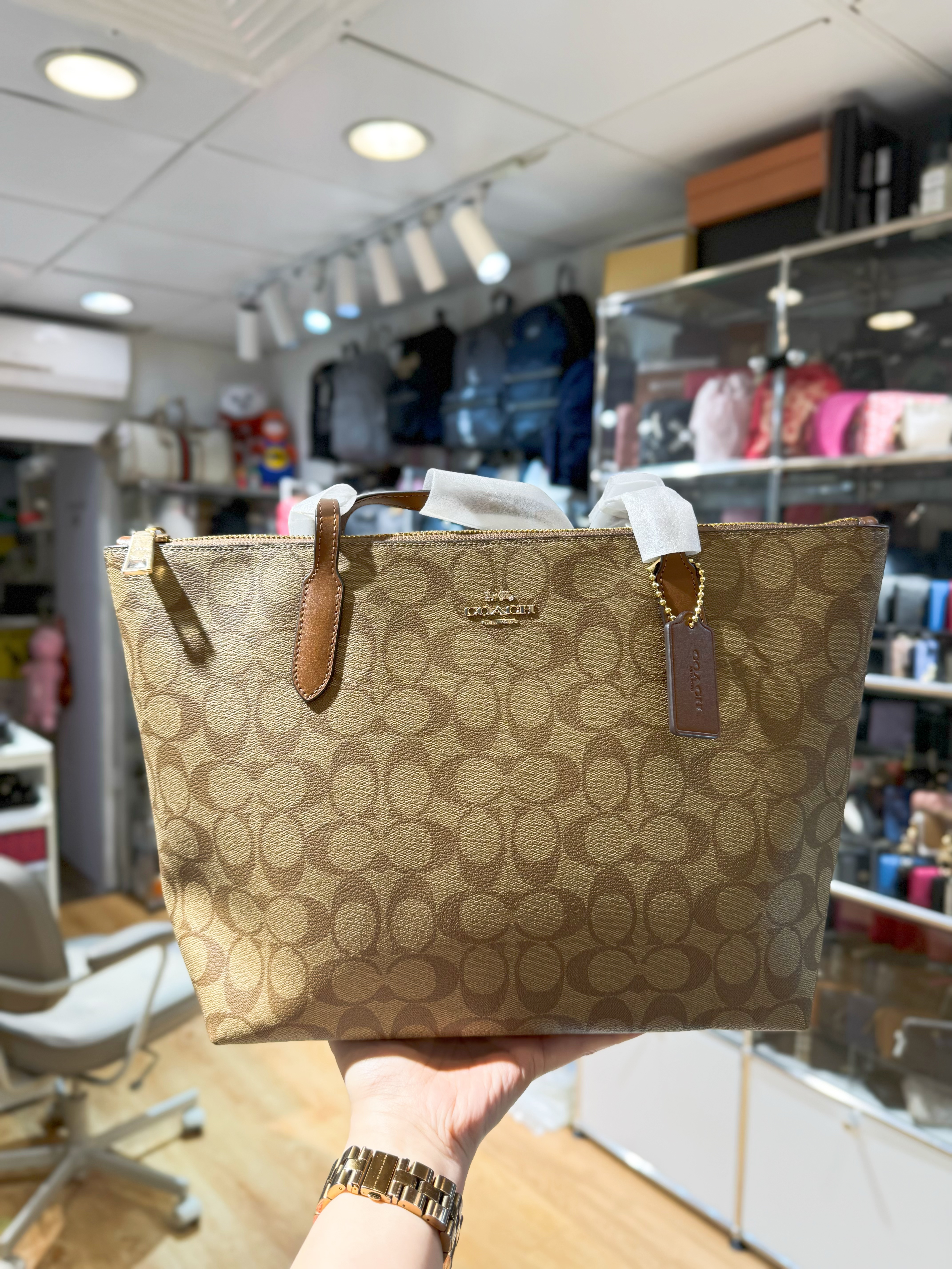 Coach top zip tote logo/m