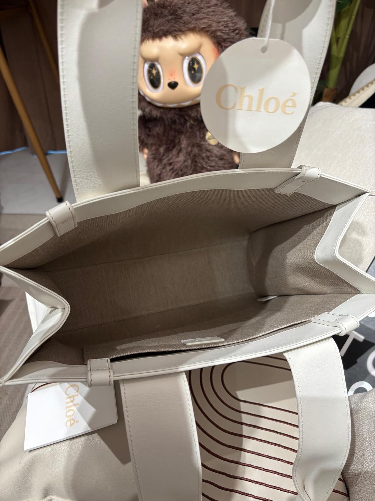 未使用品 Chloe woody medium tote calfskin  100%Authentic,Unused 未使用品 ✅tap✅dust bag 