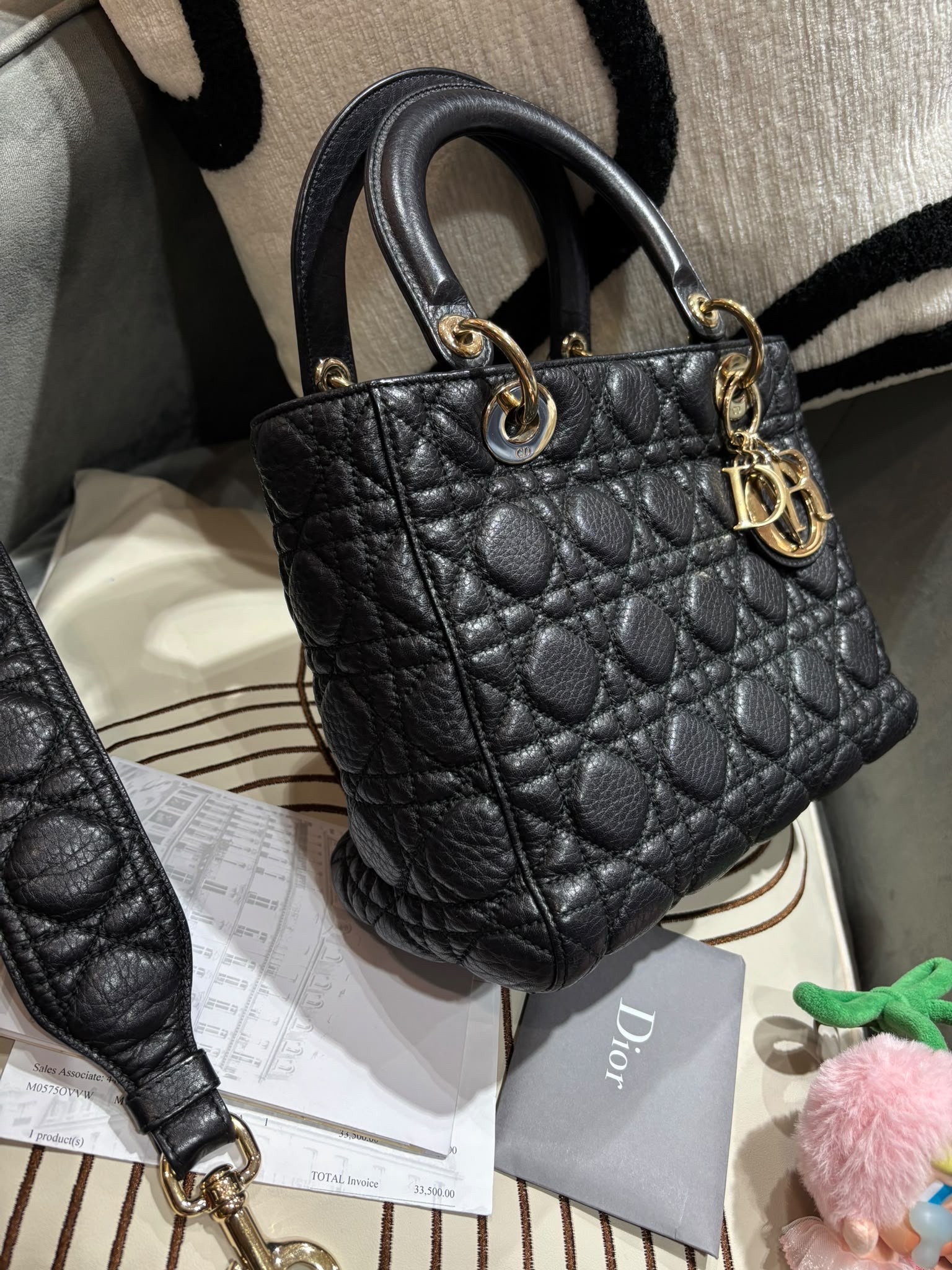 Dior Lady Dior Meidum 黑色牛皮 100%Authentic, 95%New ✅專門店收據18✅ certificate 證書 ✅Dust bag ✅Box
