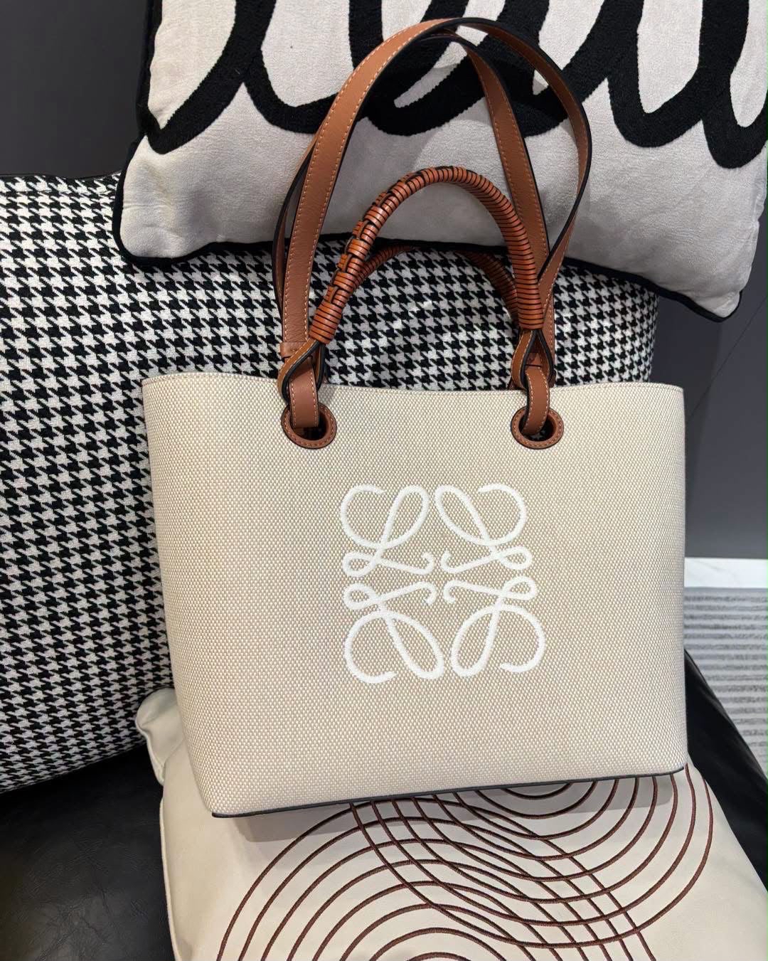 Loewe tote 