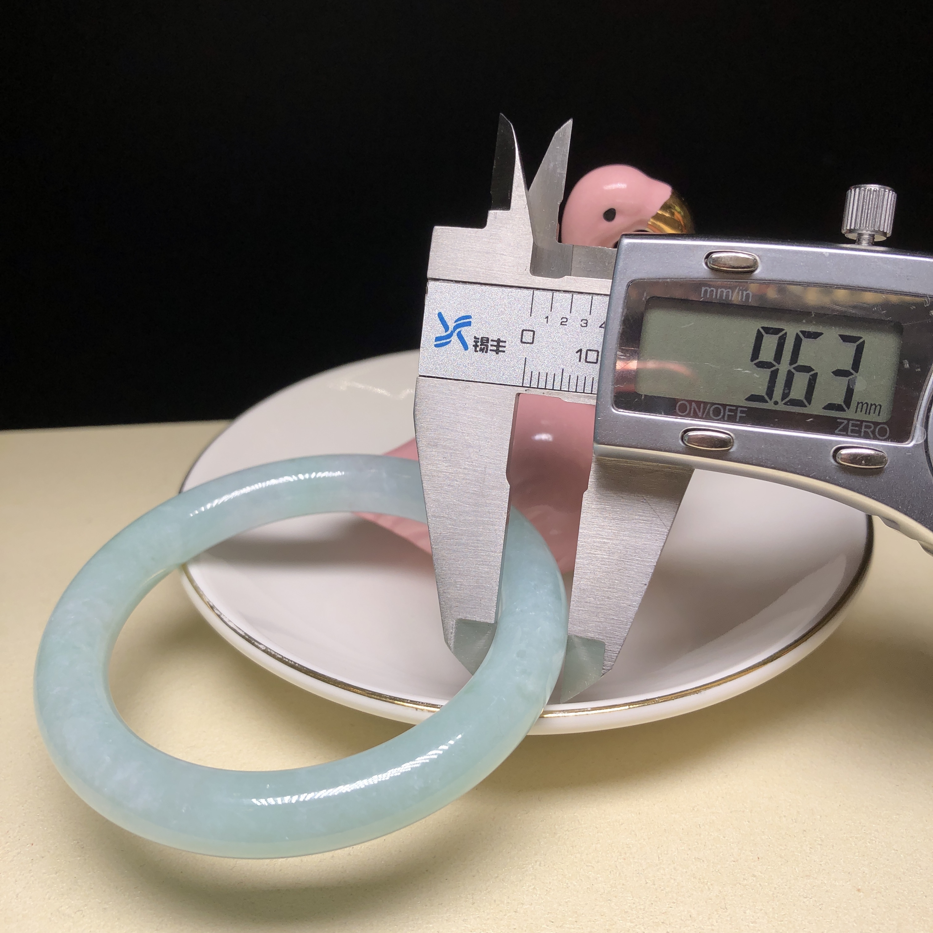 木那湖水綠圓鐲54.mm C06174