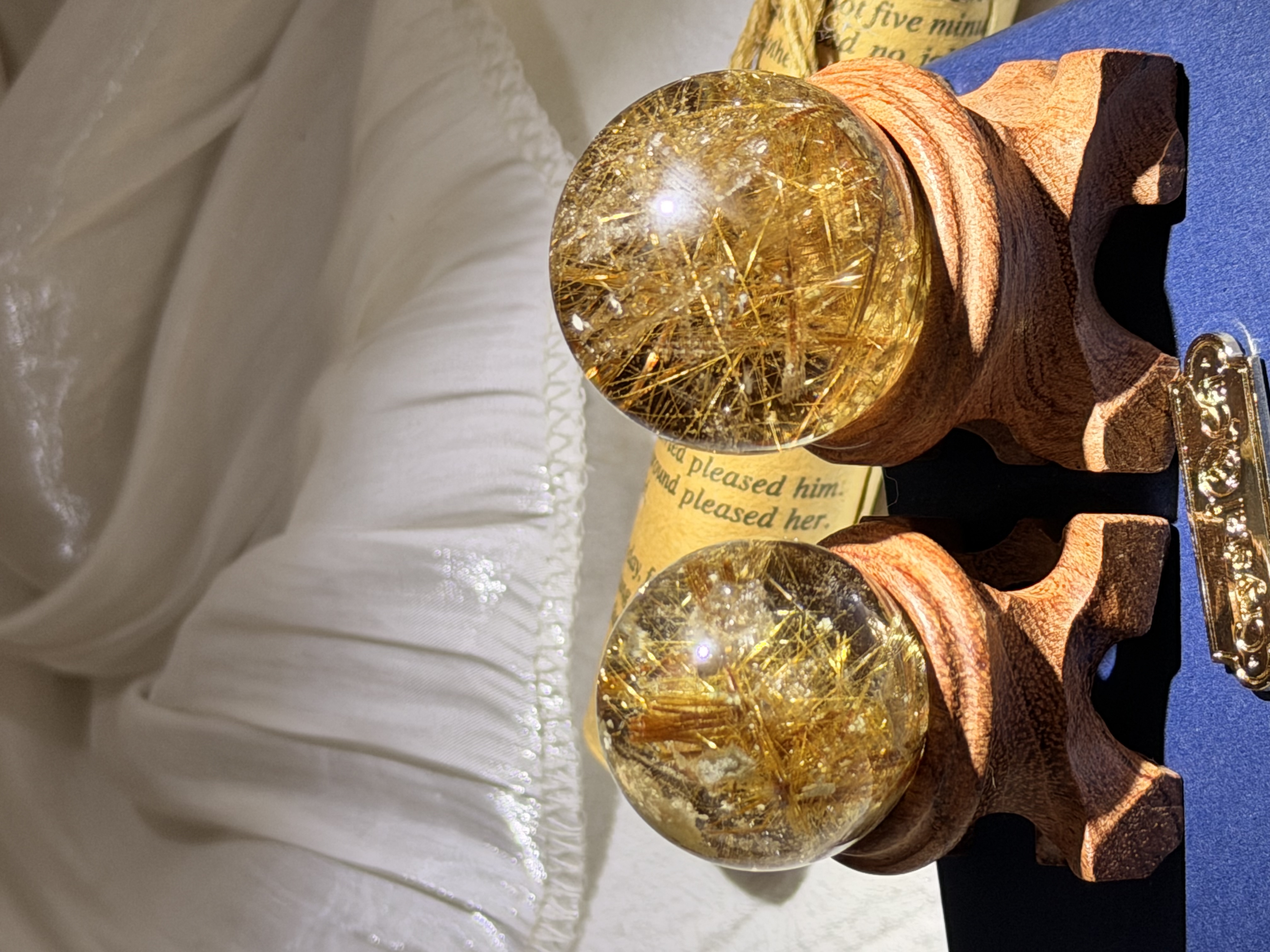 雪花白幽靈共生金鈦晶球