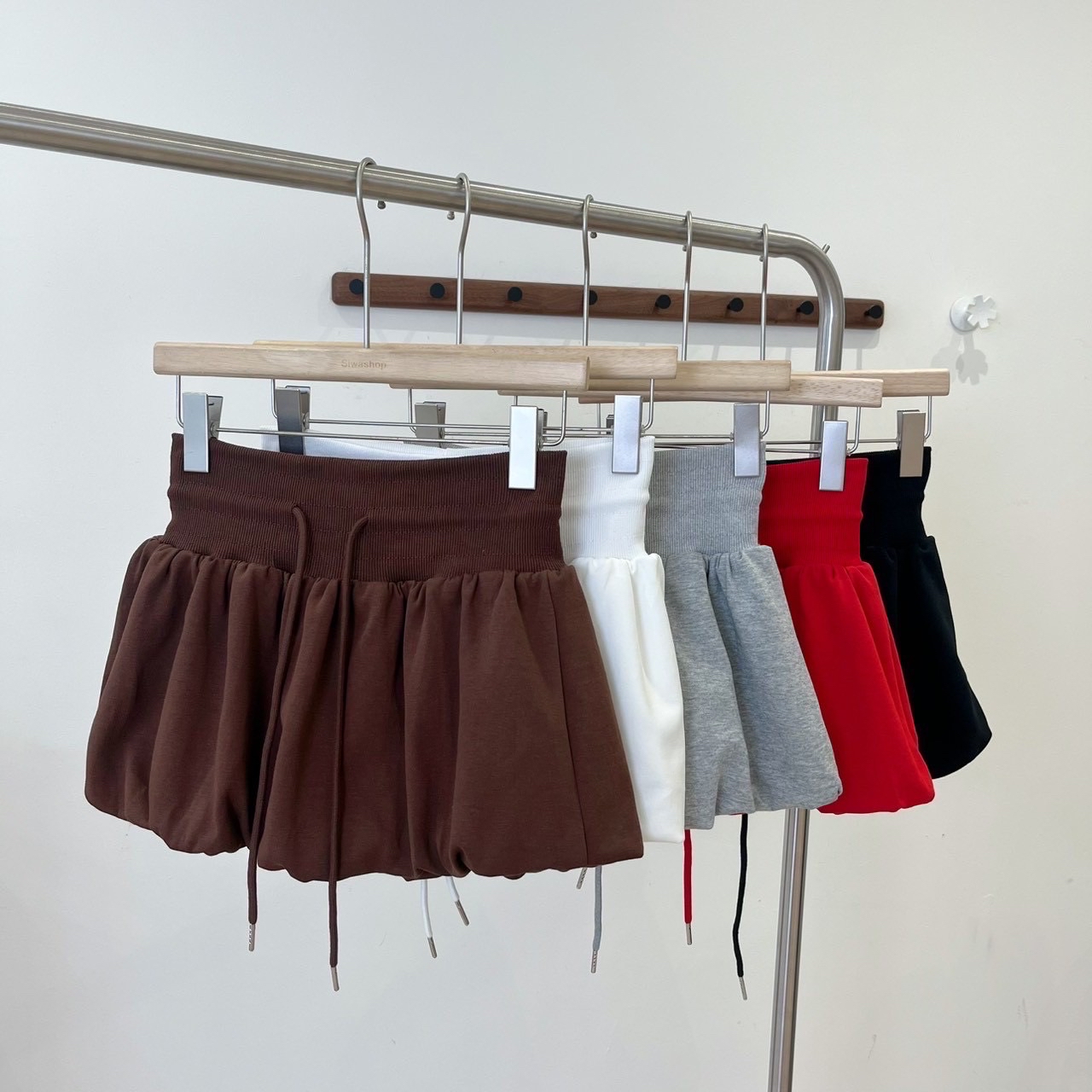 Bkk秋冬款 修腰泡泡裙