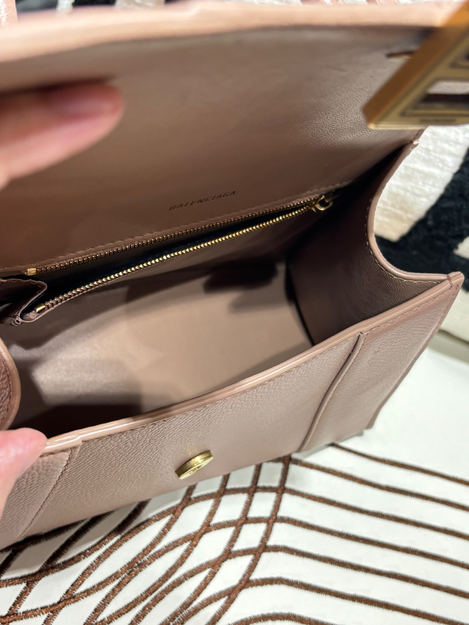 Balenciaga Nude Calfskin Hourglass 2 way bag 593546 100%Authentic, 98%New ✅Dust Bag