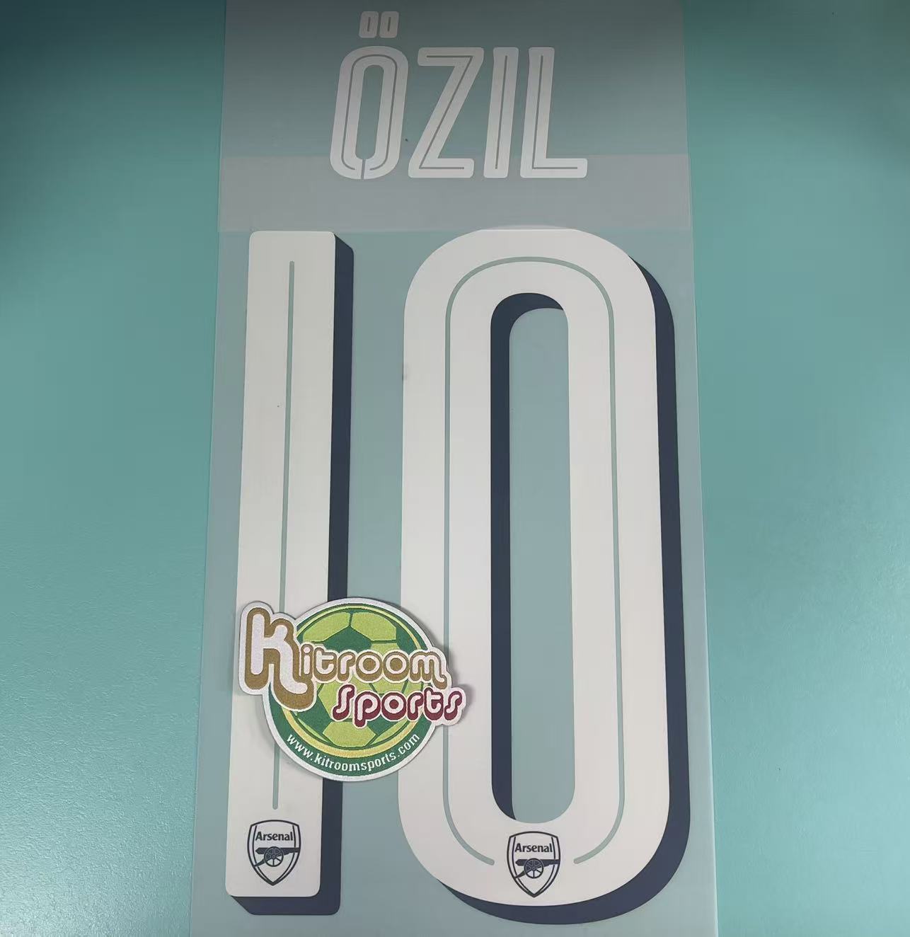 2017-19 Arsenal Home UCL Nameset #10 OZIL