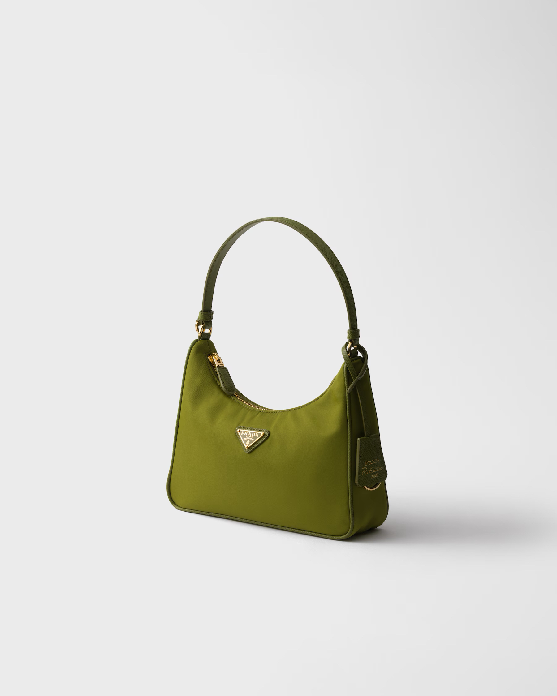 限時優惠✨訂貨🍒Prada Re-Edition 2005 Mini Bag Size 18x22x6.5cm(皮質肩帶) Color : Ivy Green