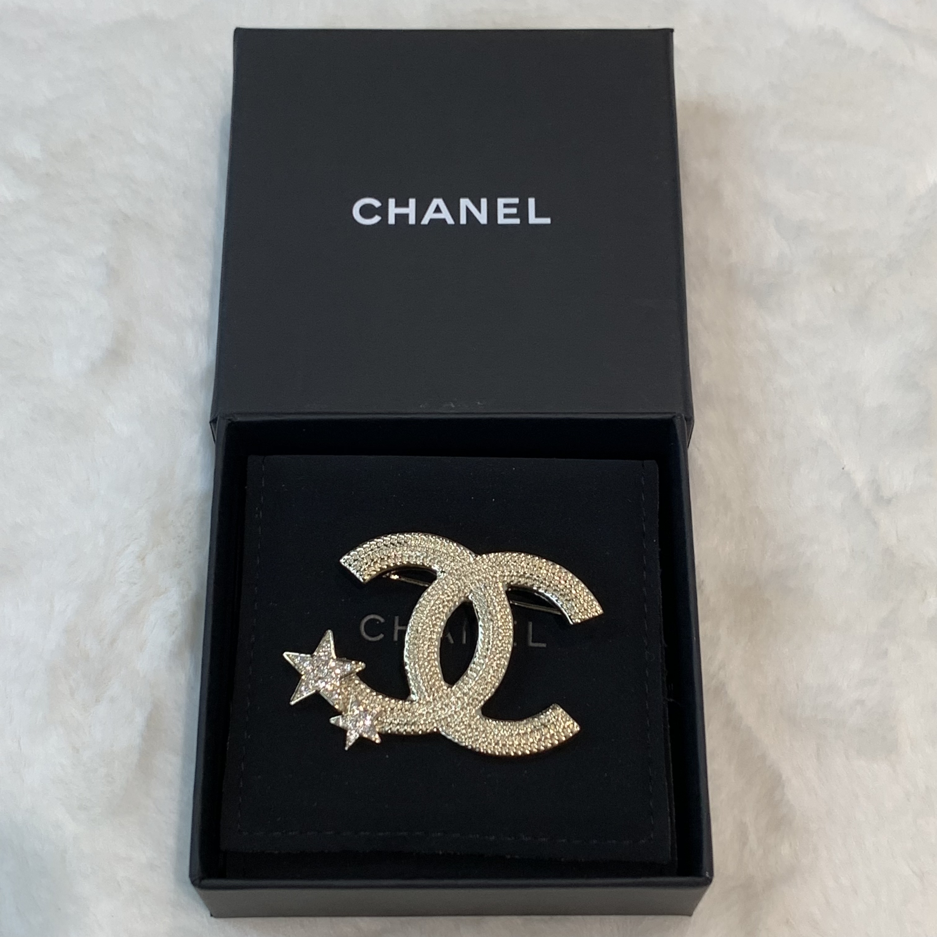 🌟閃閃金色雙子星 雙星chanel logo Chanel brooch 23年刻印