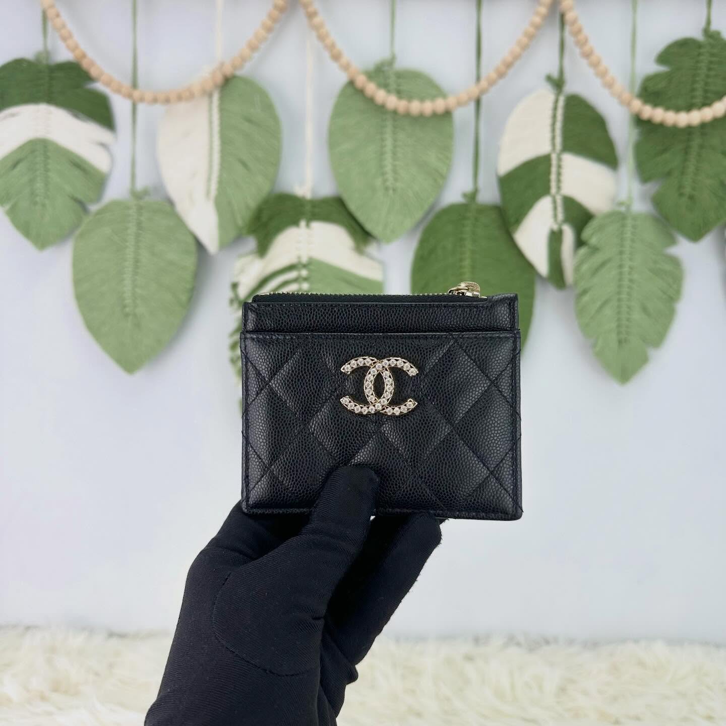 CHANEL🤍PRE OWNED 25s 黑金水鑽荔枝皮 卡片包 晶片款🖤