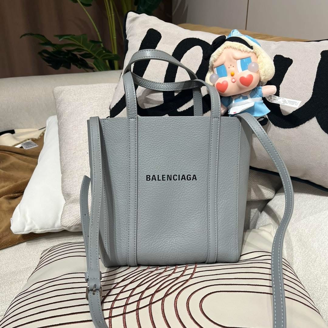 Balenciaga everyday tote bag calfskin  100%Authentic ,98%new✅dust bag 