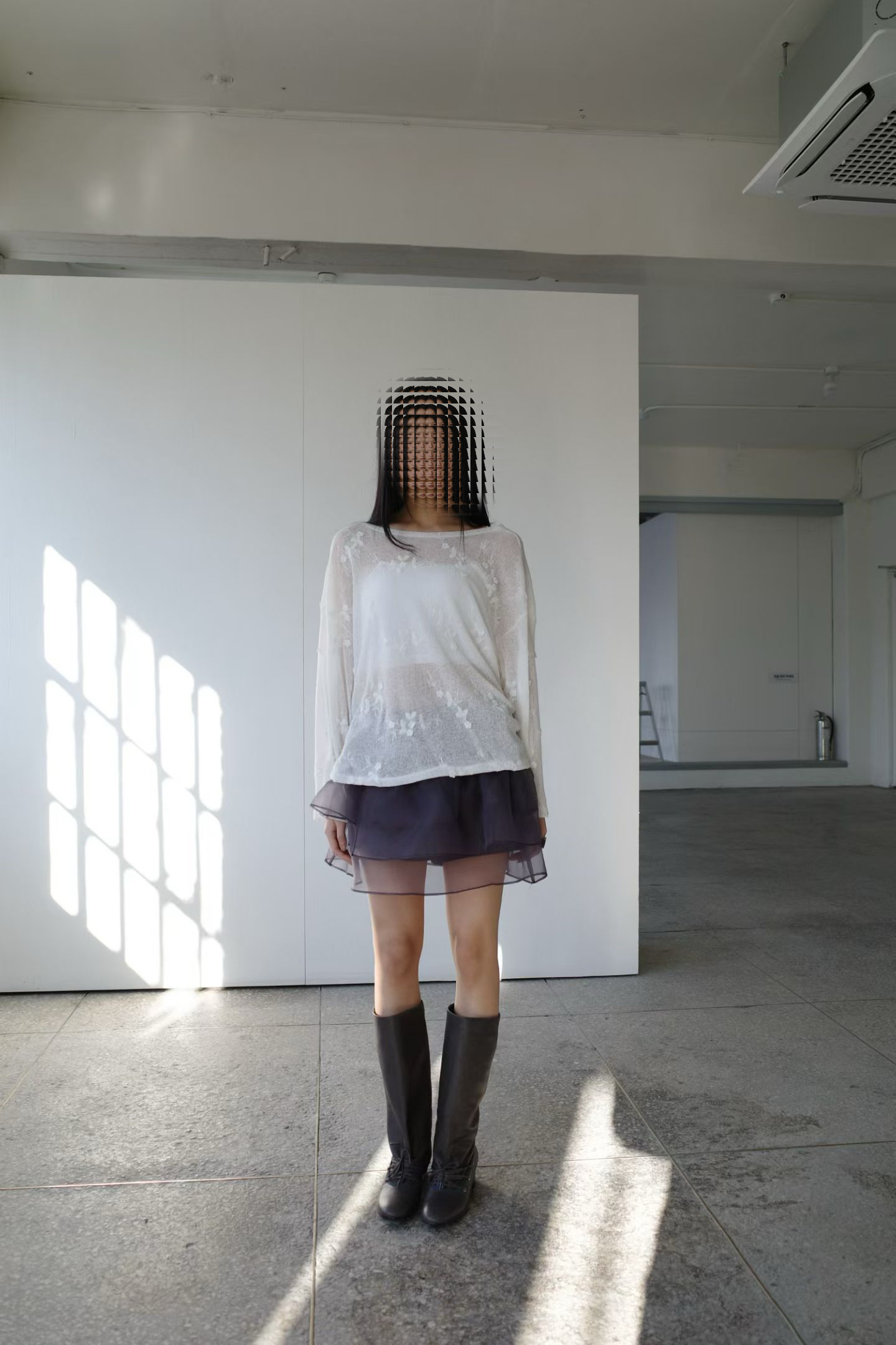 Two-way knot embroidered top (Ivory)