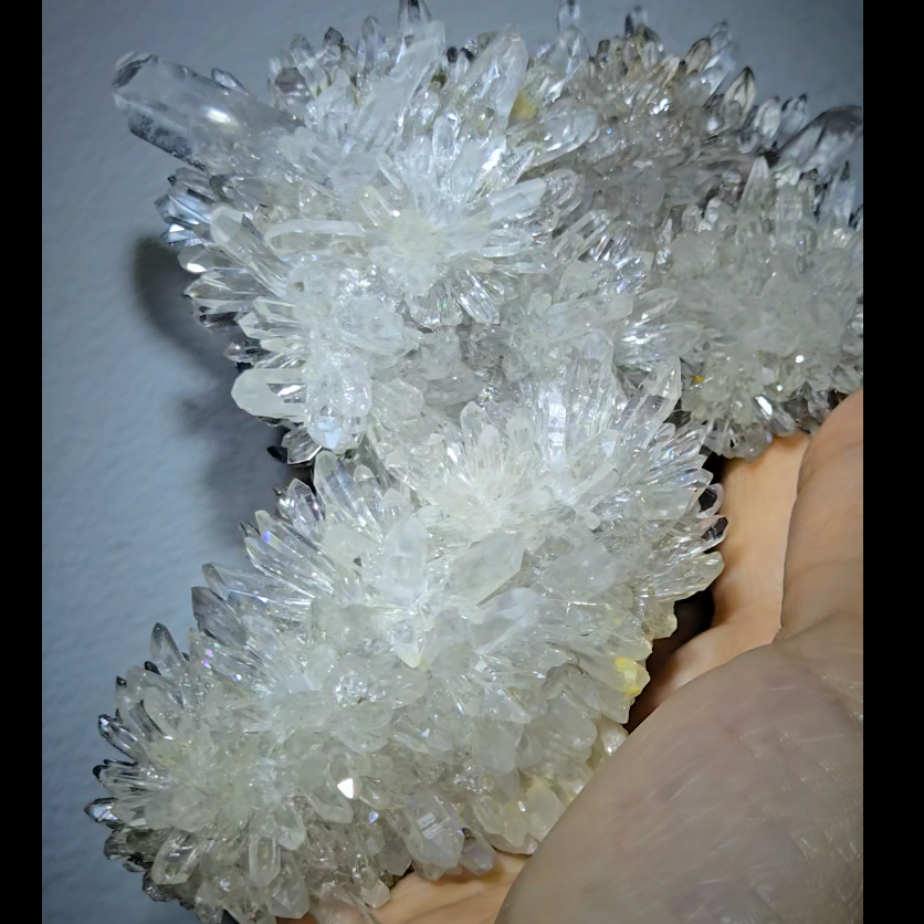 Chrysanthemum needle quartz cluster with big points - CQ473