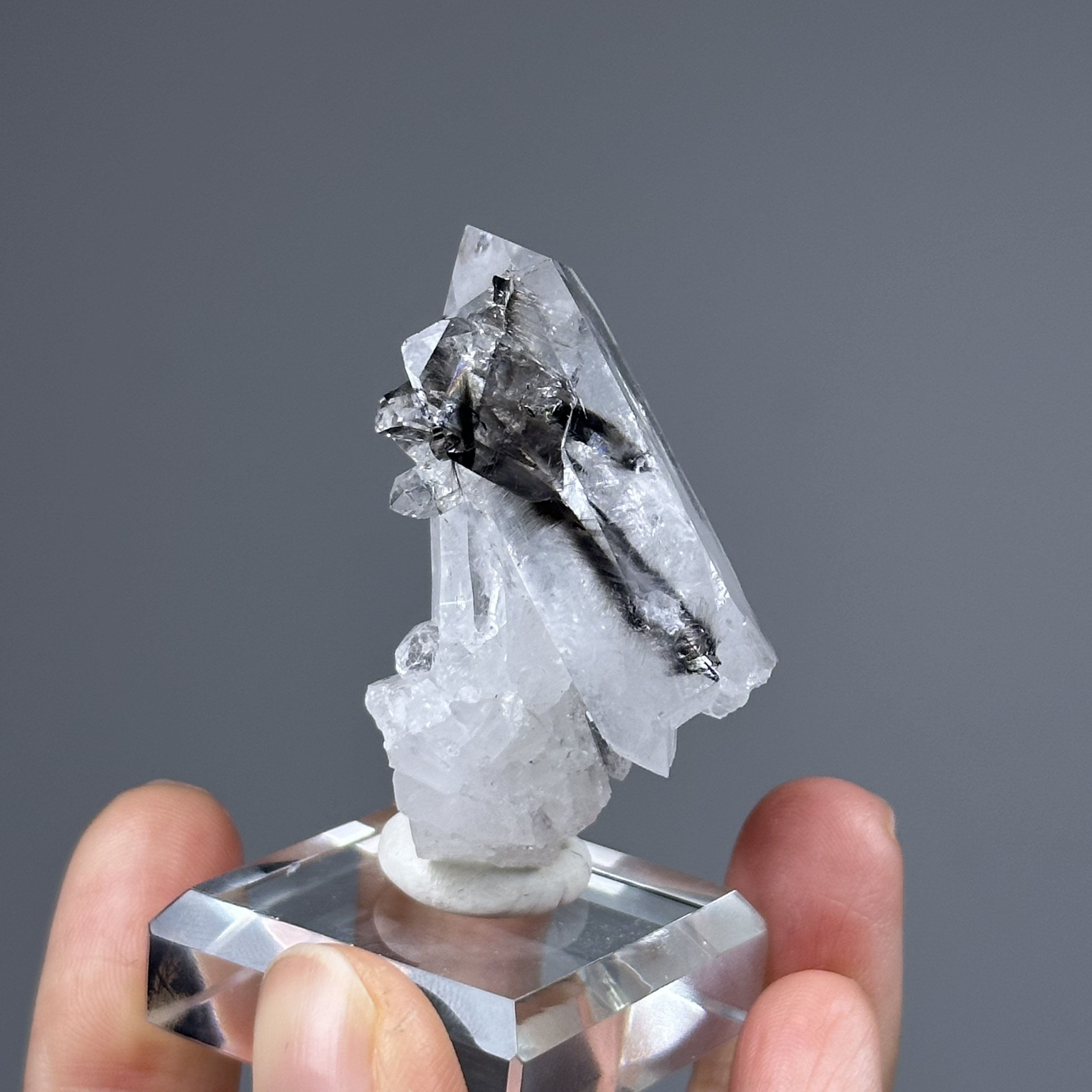 黑銀鈦水晶簇 - Brookite and Rutile Quartz | RU012