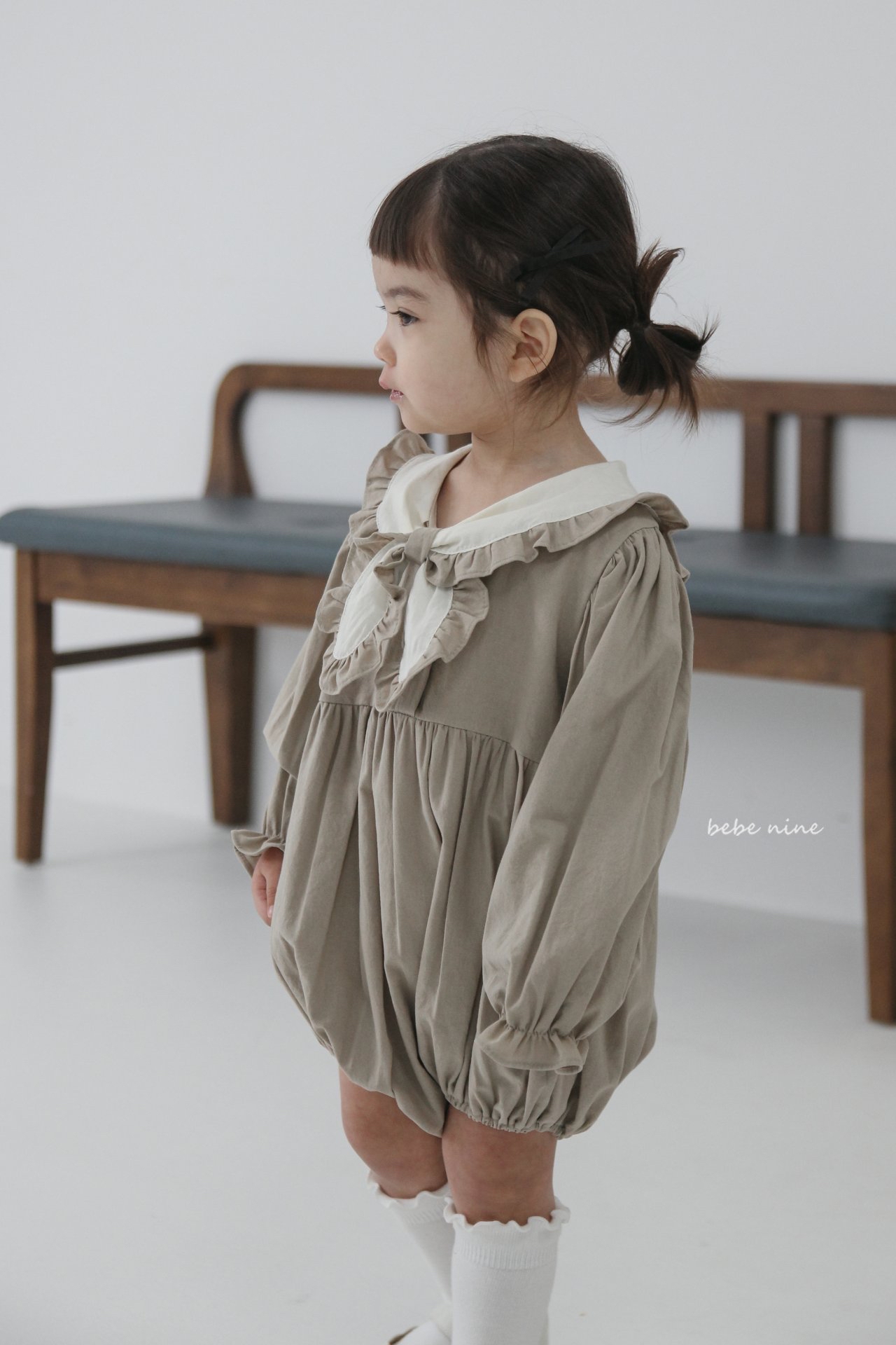 🌸預訂 韓國直送🌸🇰🇷Bebenine兩色荷葉花邊領巾寬鬆長袖包屁衣