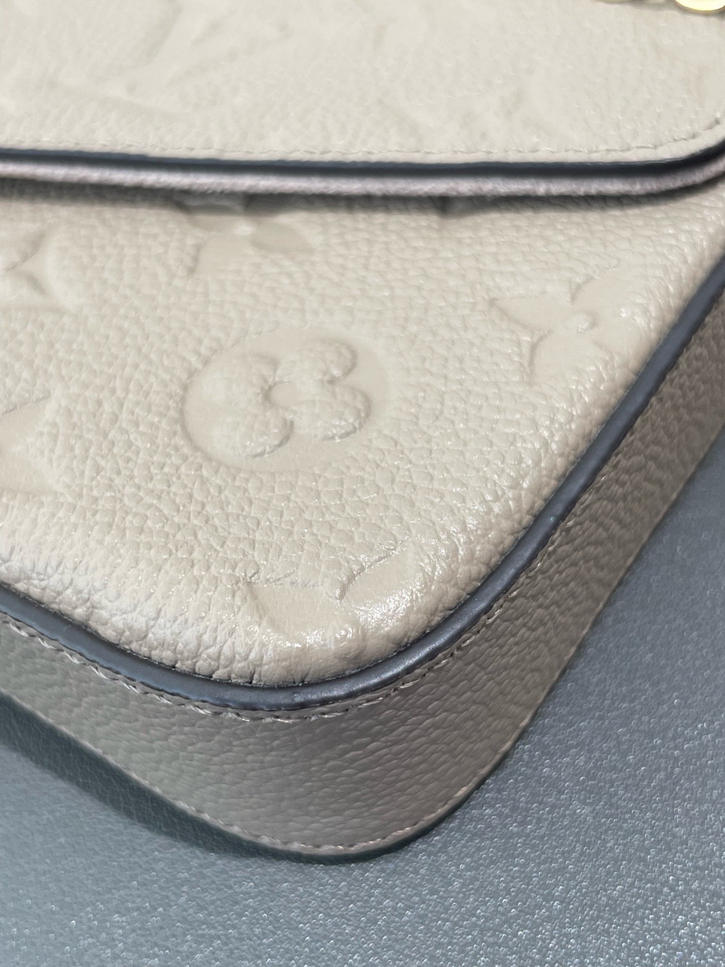 【預訂貨品】LV 全皮灰色 三合一woc