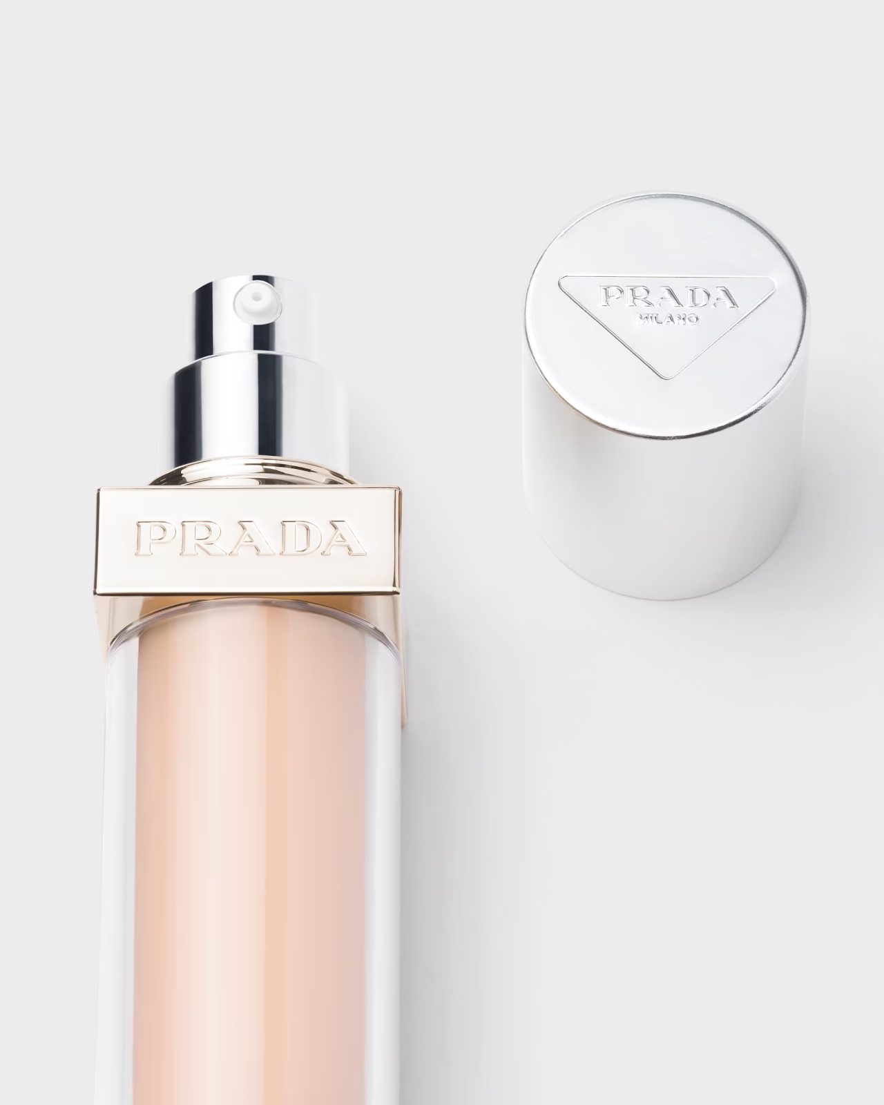 PRADA Reveal Skin Optimizing Foundation 原光新肌粉底 (多色選擇)