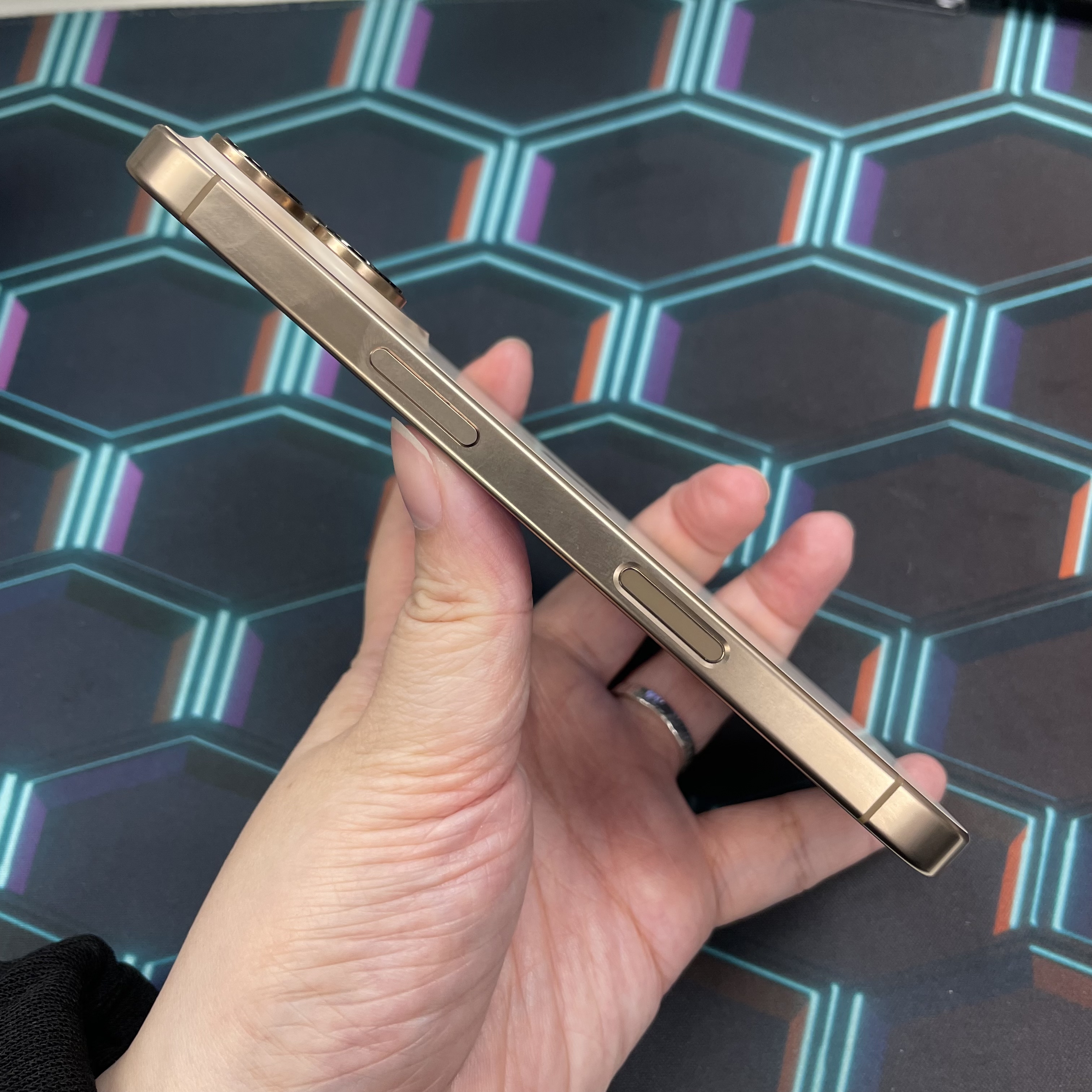 *6340 16 pro 完美機 256GB 電90 沙色 gold