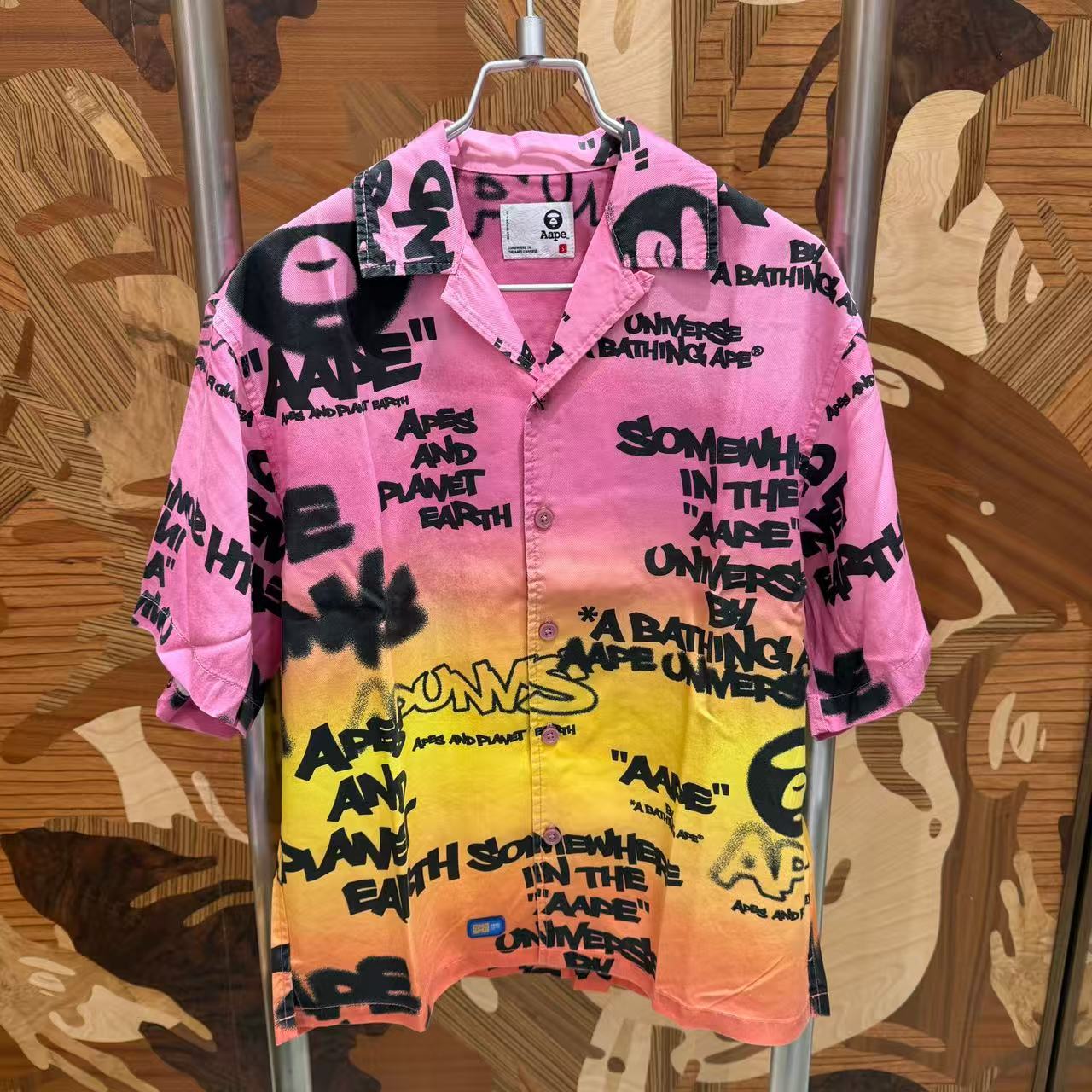 AAPE AAPEUNVS graffiti-print short sleeve shirt (8574)