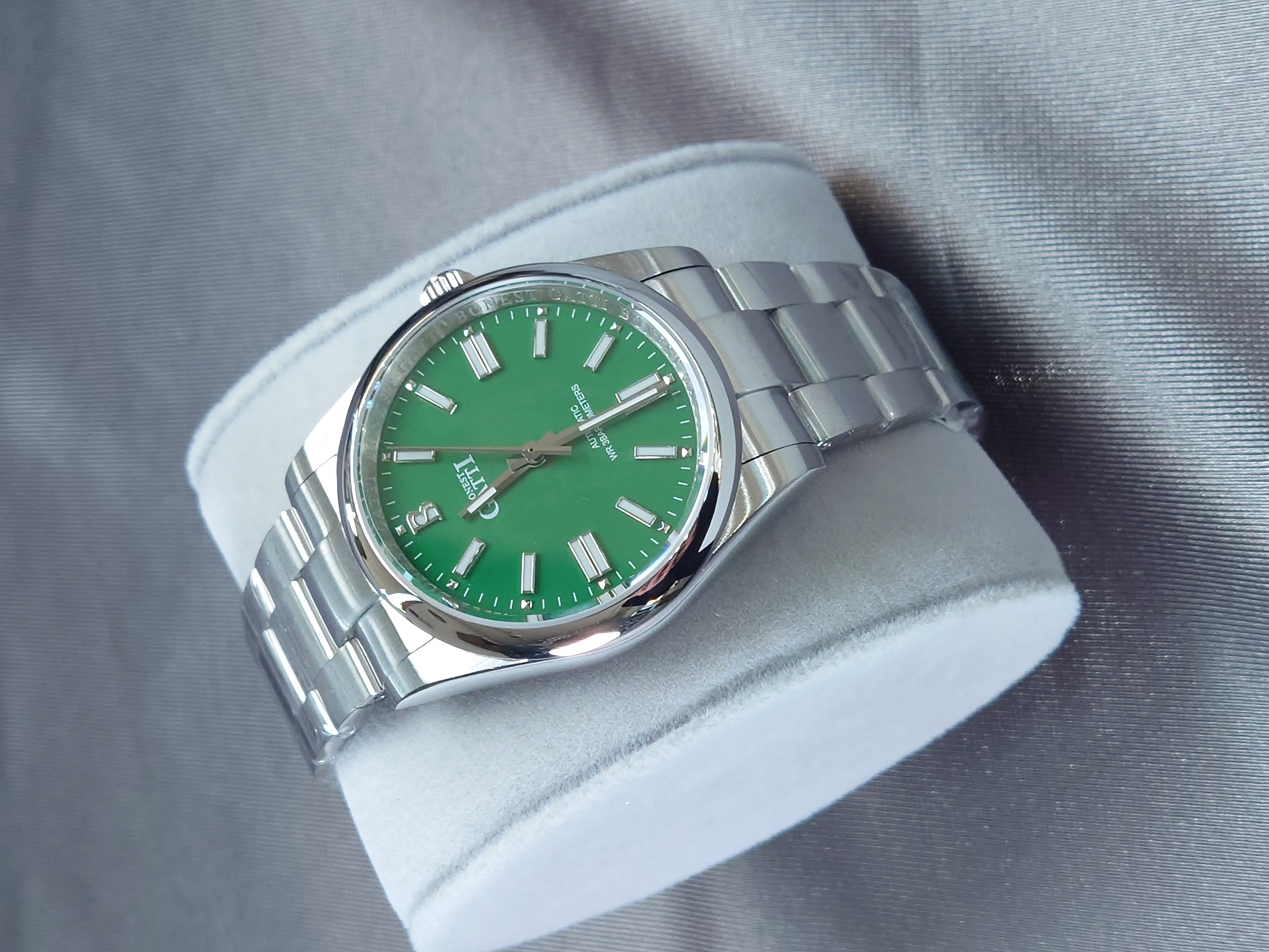 Bonest Gatti 隱藏錶面馬年特別版動錶 BG8015-S3 綠