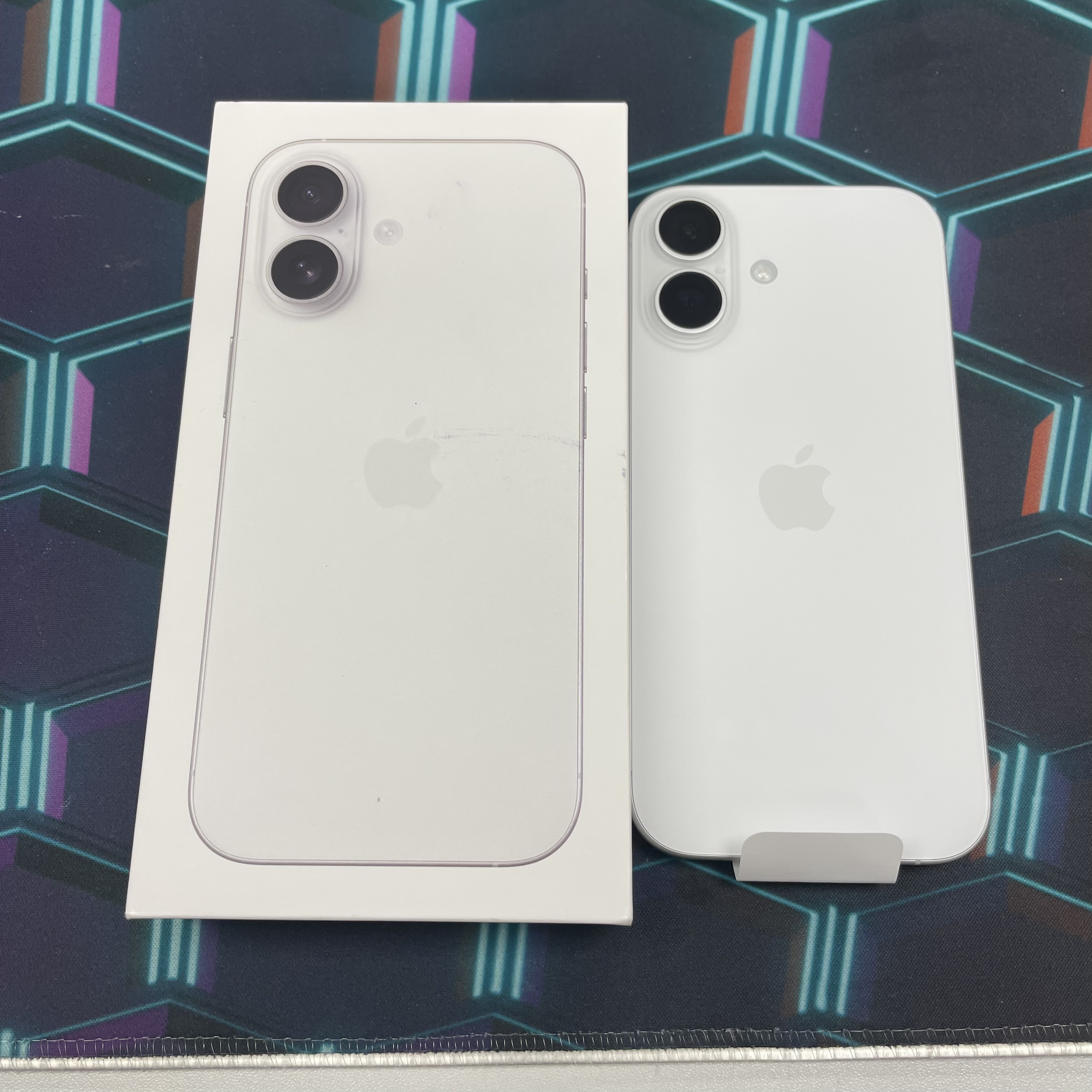 *6317 17 未使用品 256GB 電100 白色 white