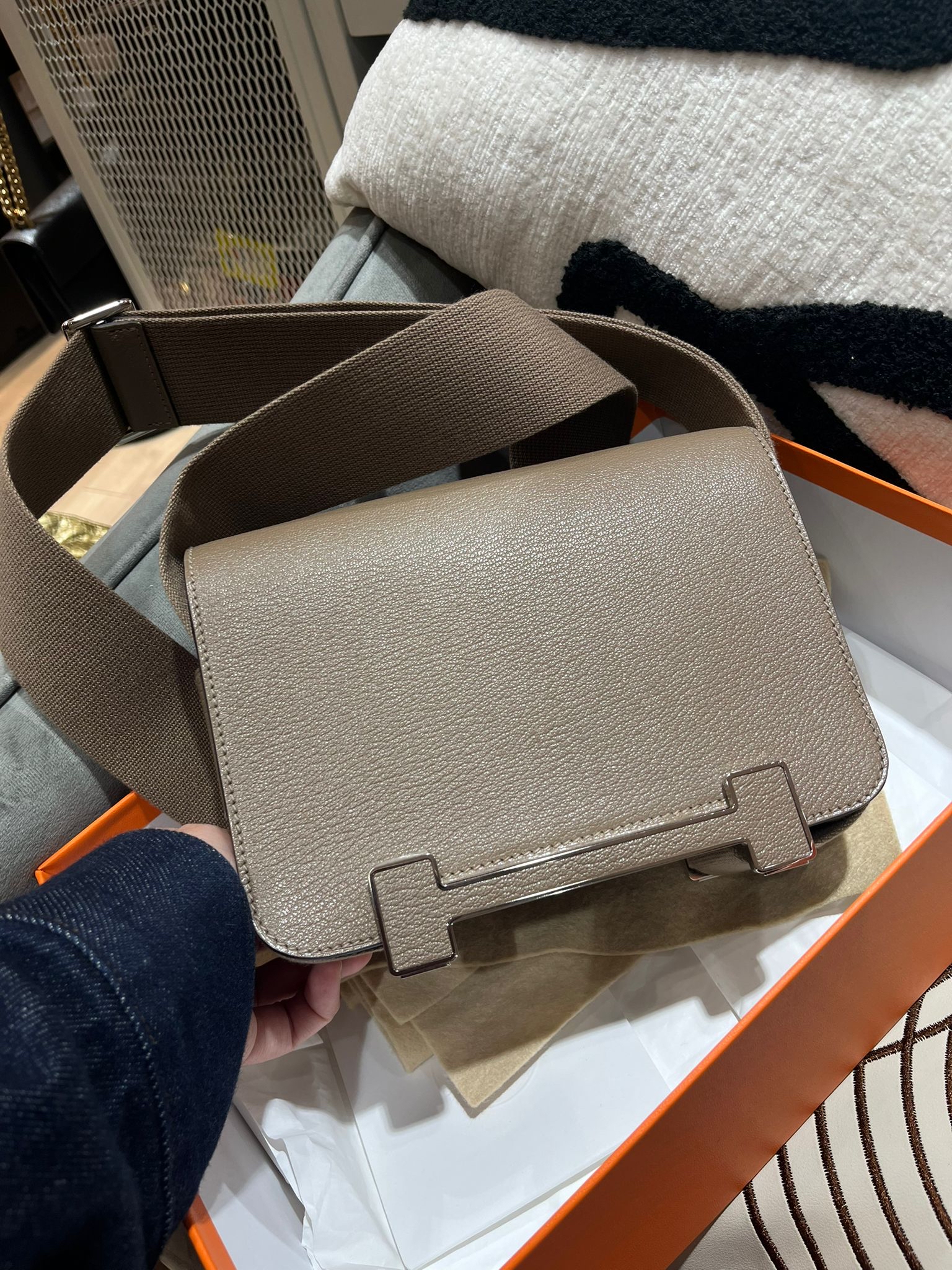 Hermes Geta Stamp B Etoupe 大象灰銀扣 100%Authentic, 98%New ✅Dust bag ✅Box