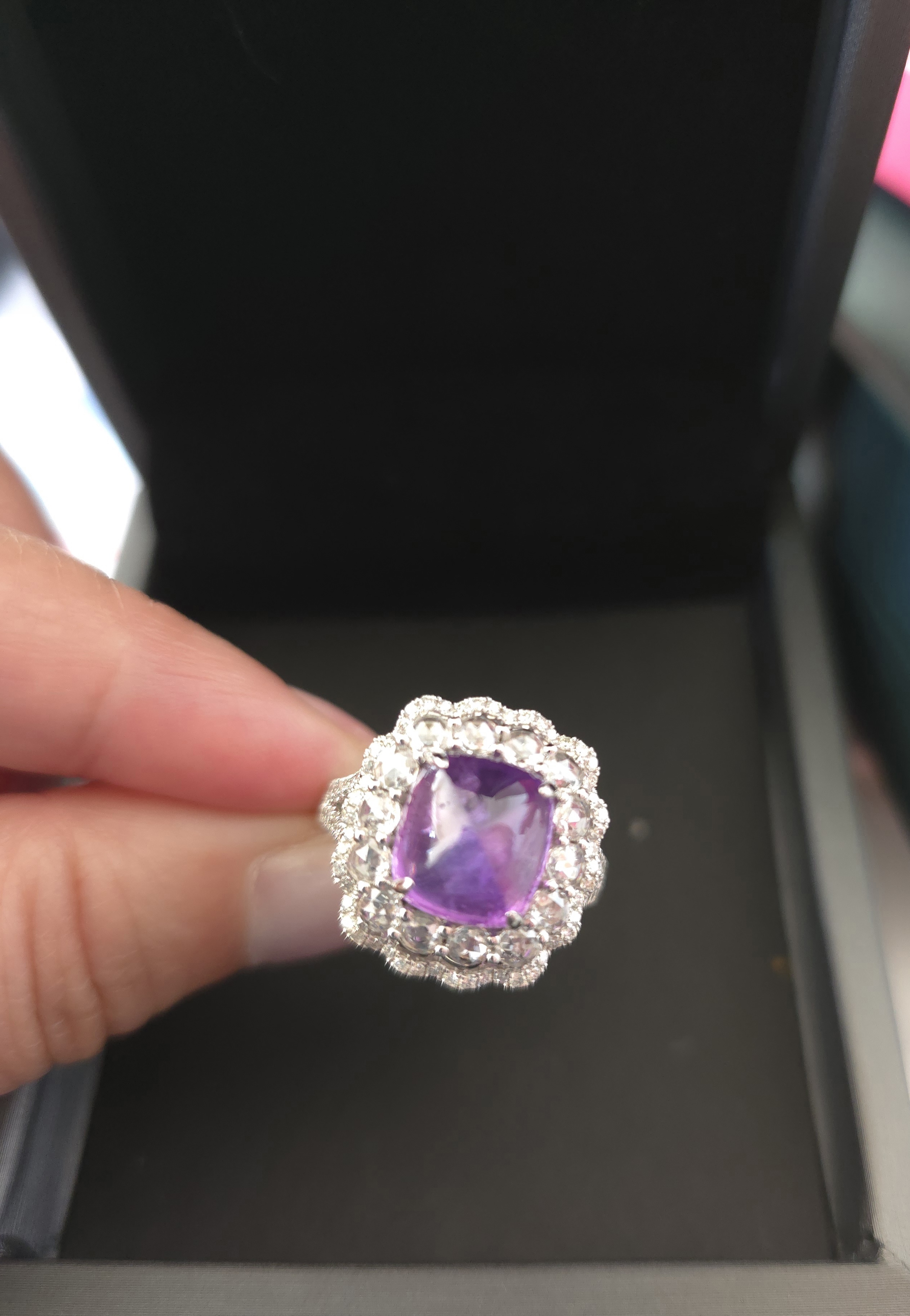 18K紫蓝宝鑽石戒指