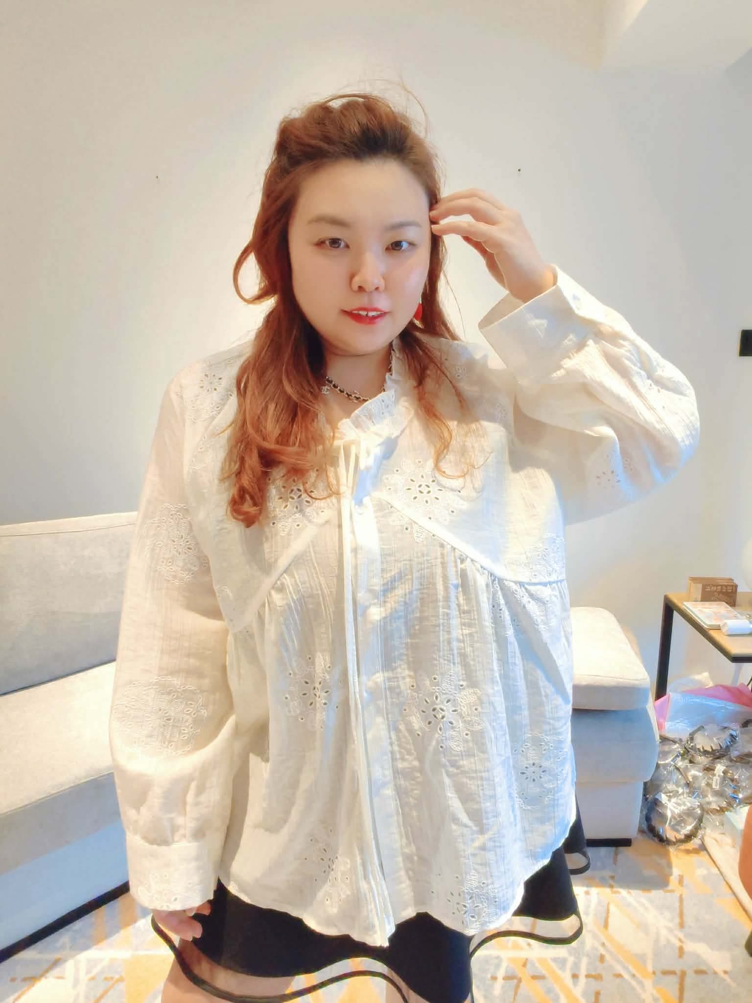 YPD10 26001 法式刺绣镂空宽松衬衫