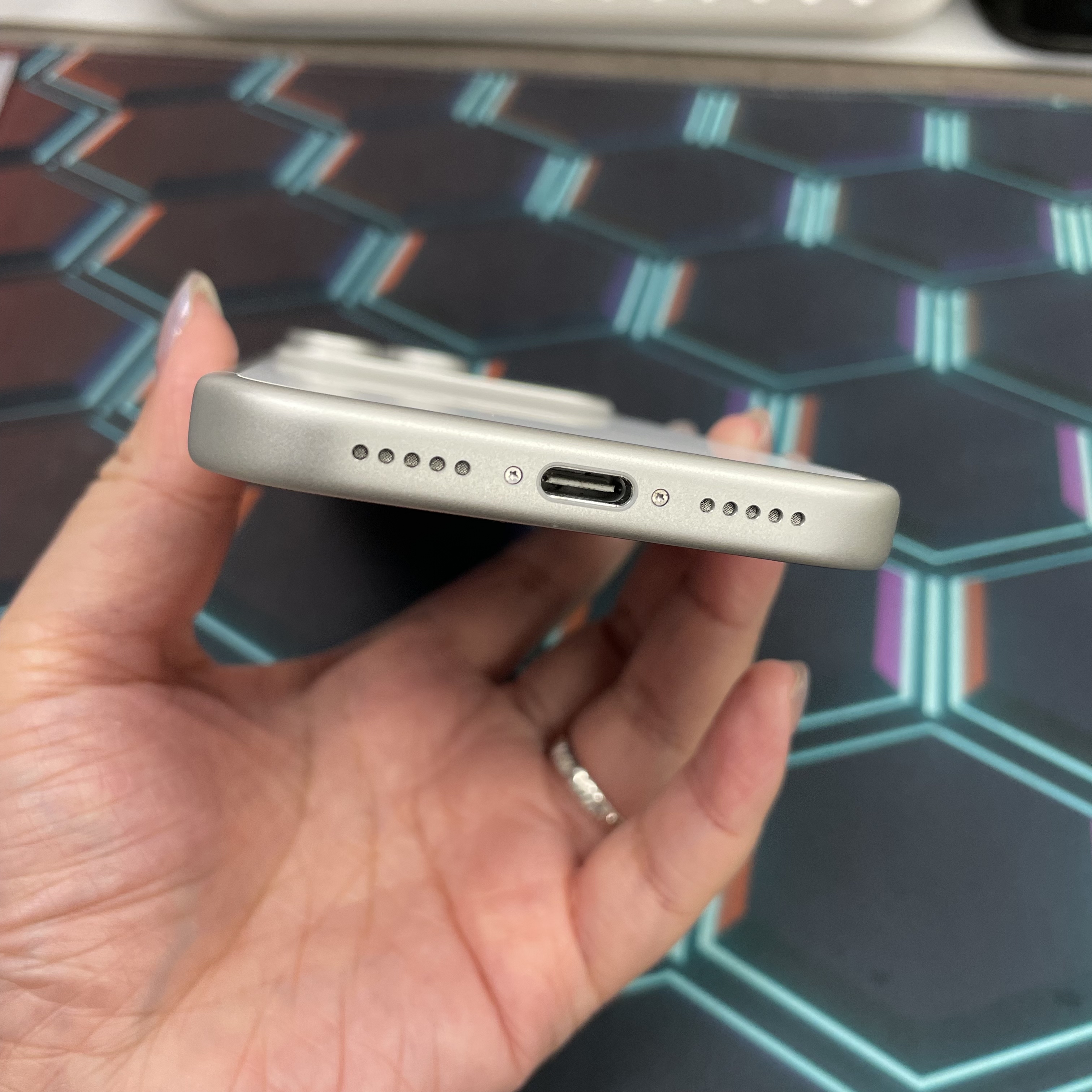 *7122 17 Pro 完美機 256GB 電100 銀色 sliver