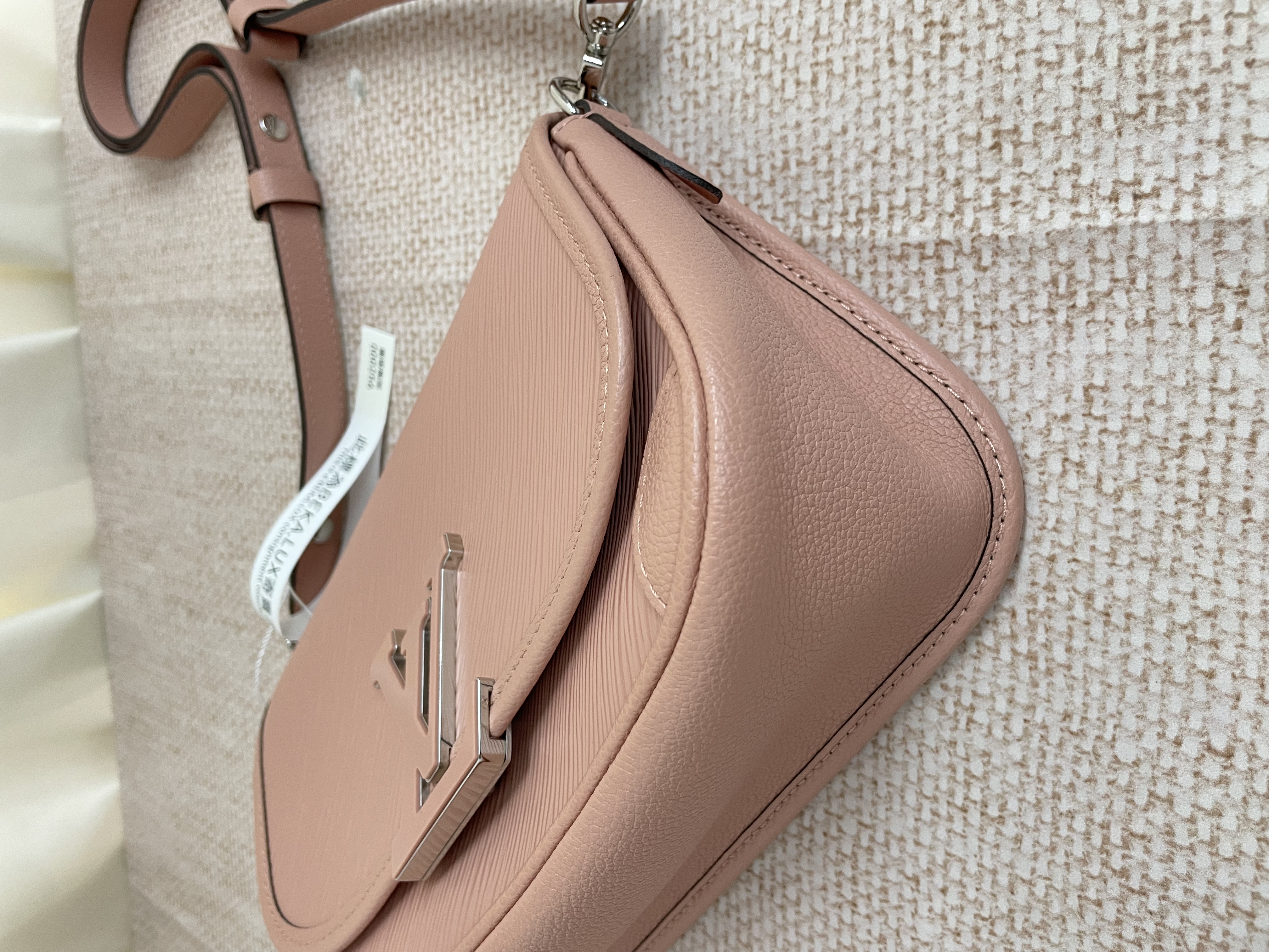 Pre-owned Louis Vuitton Buci / Product Code: 26043003