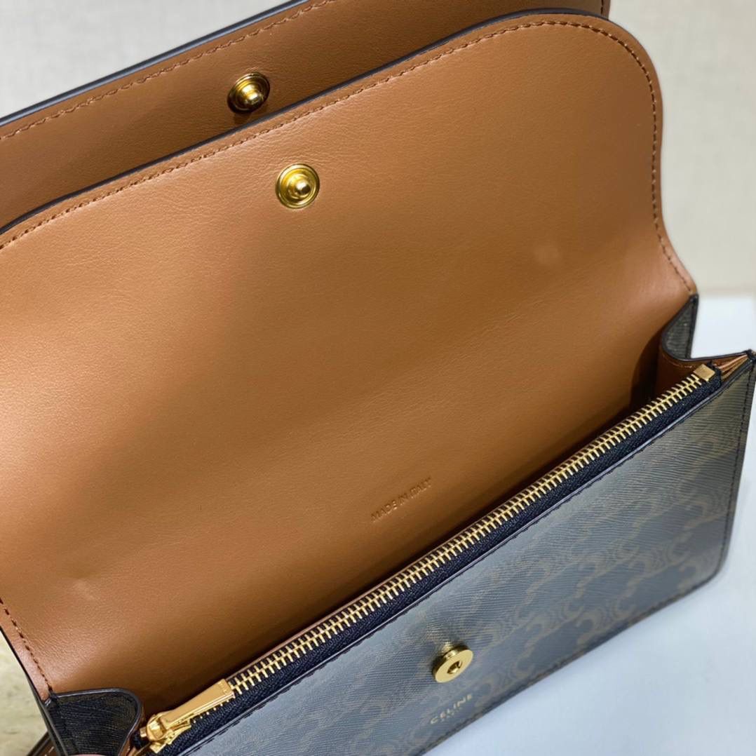 🔥大货实拍图 𝗖𝗘𝗟𝗜𝗡𝗘♥𝗖𝗔𝗡𝗩𝗔𝗦 𝗪𝗢𝗖风琴包 型号：10D852 尺寸：20*11.5cm