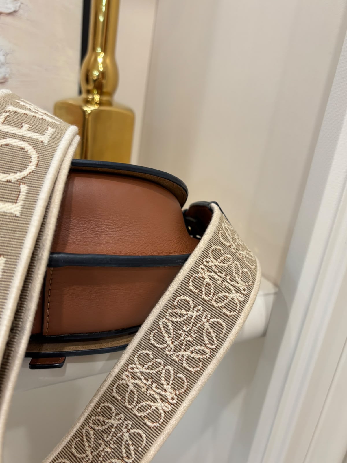 Loewe Mini Gate 手袋 tan 100%Authentic, 98%new  ✅dust bag 