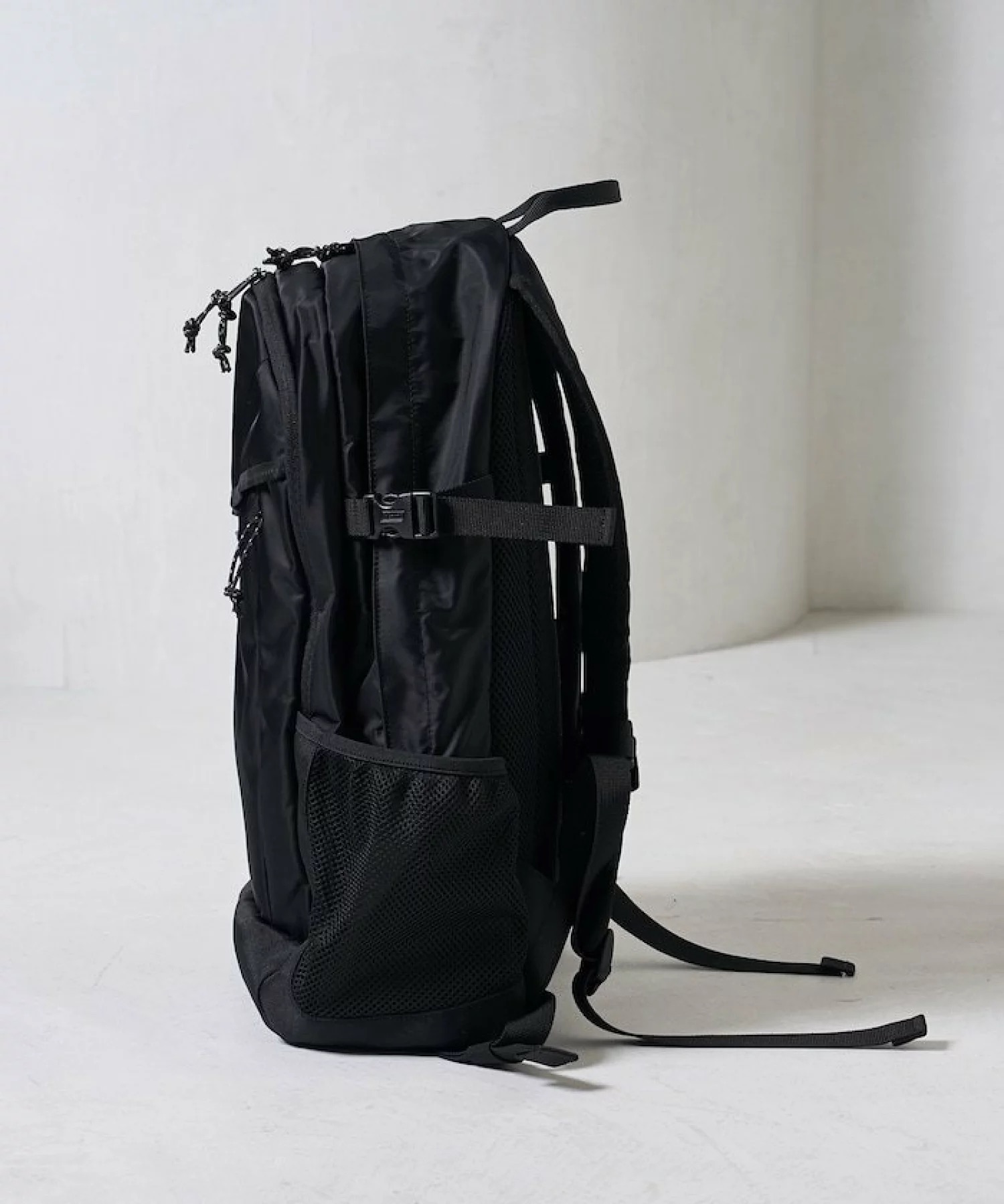 日本代購【 2026新商品 日本直送 FREAK'S STORE x Coleman 別注版 Walker 輕量尼龍 25L 背囊  |  FREAK'S STORE  Exclusive Walker 25L Backpack - Lightweight Nylon 】