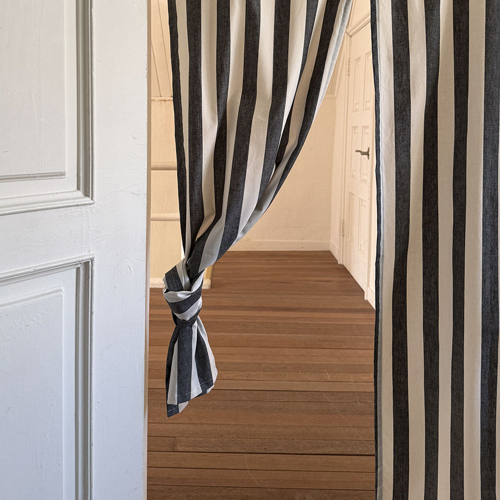 Circus door curtain - Black