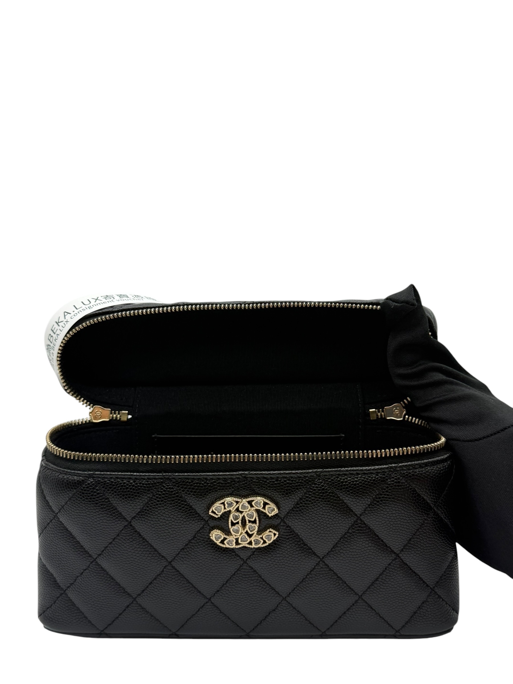 Pre-Owned CHANEL Vanity With Chain / Product Code: 26060105