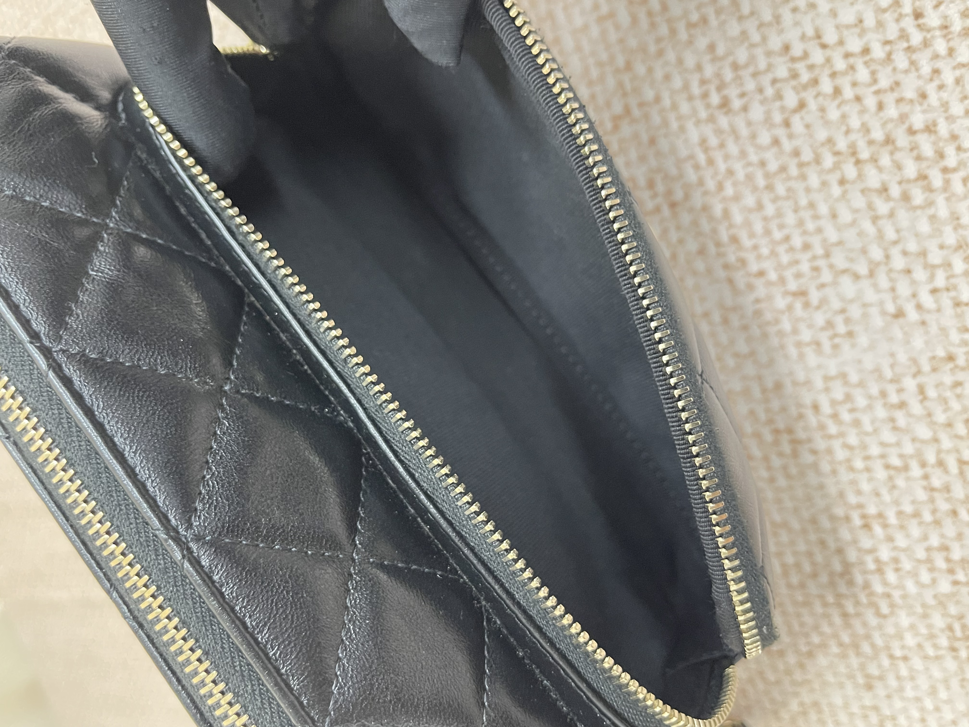 Pre-owned Chanel Camera Bag/ Product Code: 26031310