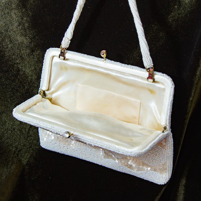 C.a. 1960s Wavy Pattern Handmade Two Tone Bead Bag from Germany (EV259)