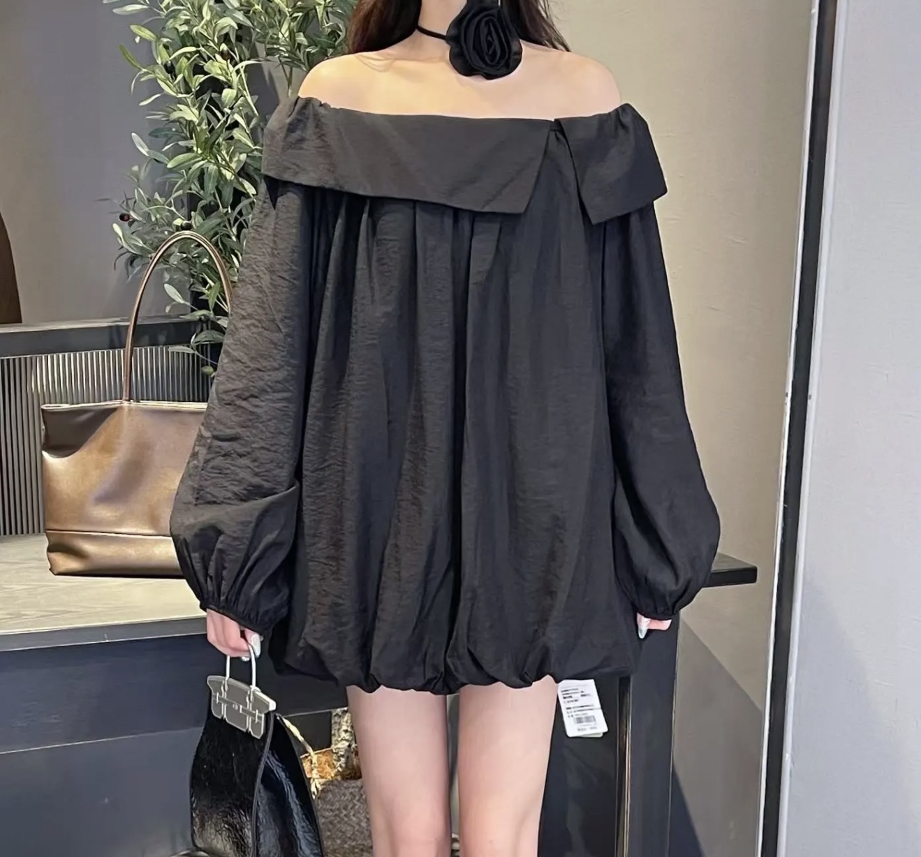 TP399一字肩挂脖上衣