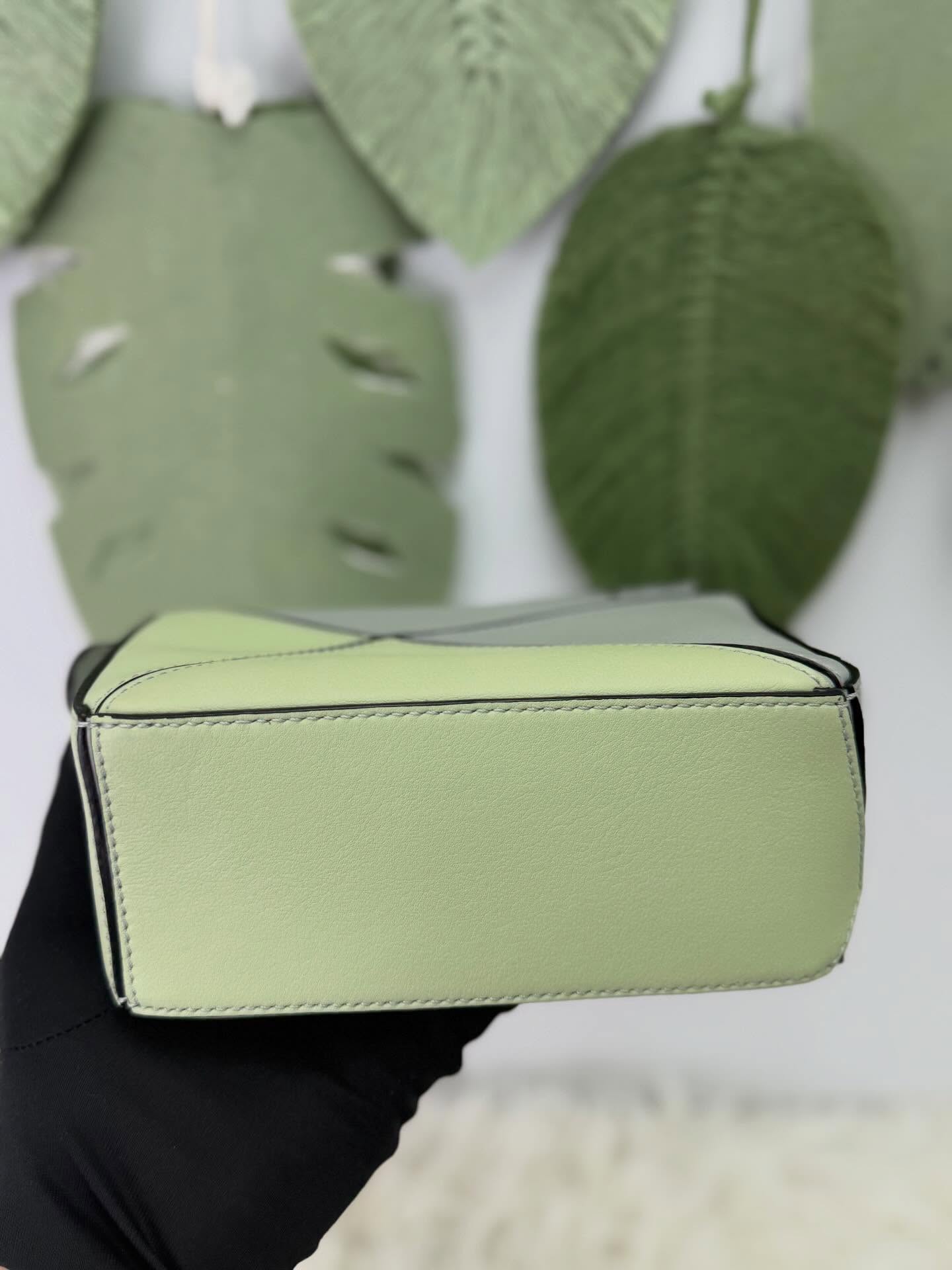 Loewe💚PRE OWNED Mini Puzzle 薄荷綠拼色 斜挎包💚