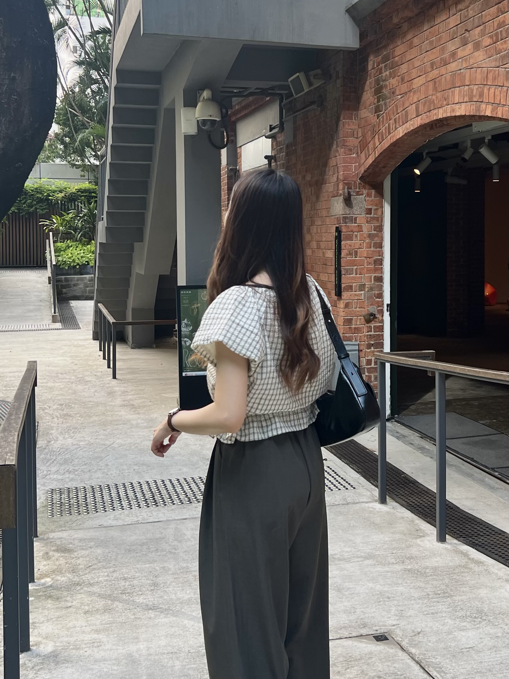 推薦 免熨寬鬆格紋blouse 