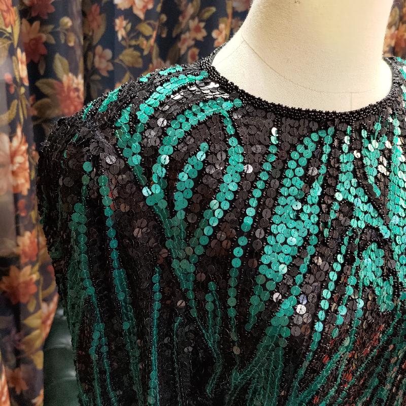 1980s Oleg Cassini by He-ro industries co. Hand-Stitched Green & Black Sequin Silk Disco Top (ZA115)