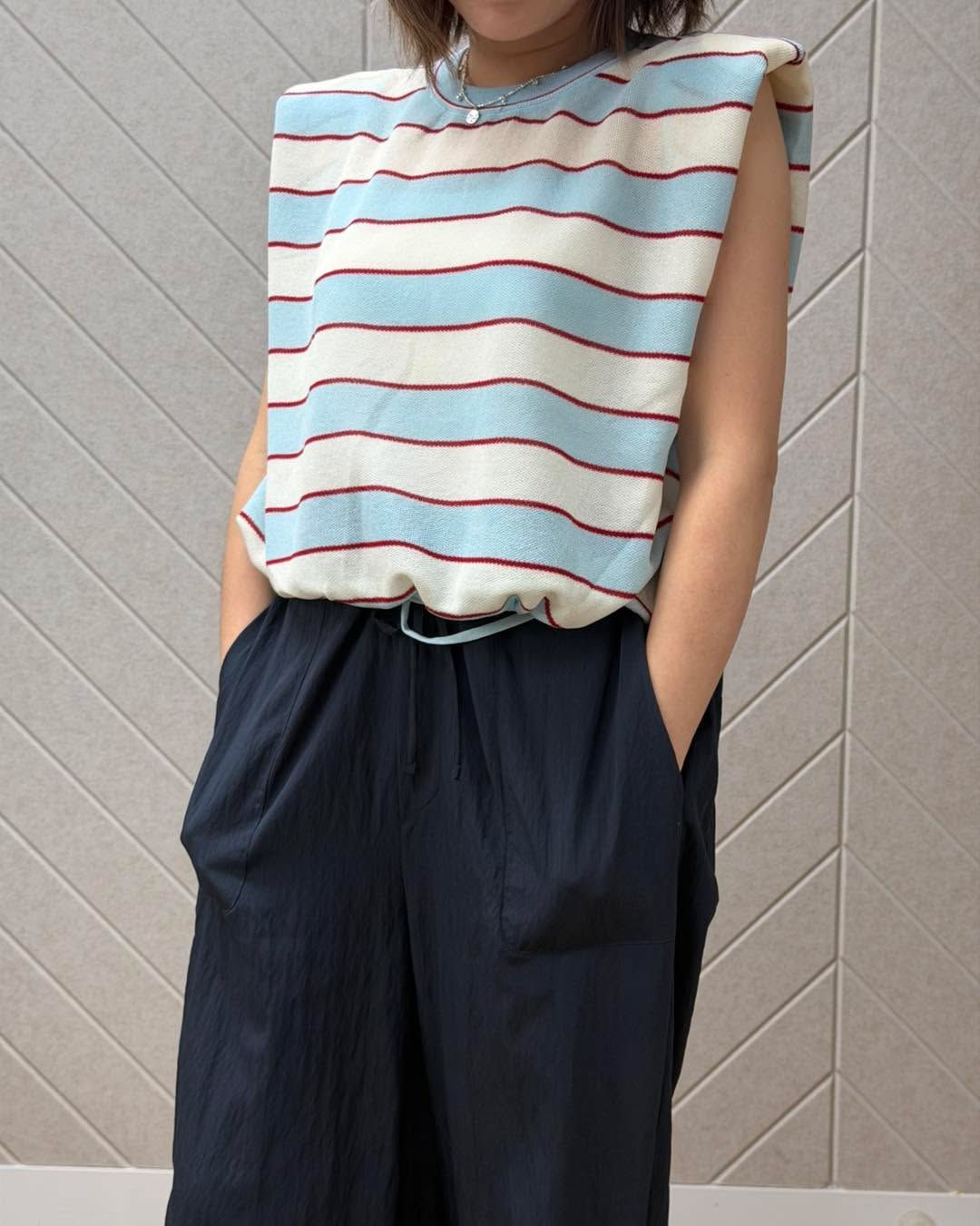 間色圓領束腳短Top