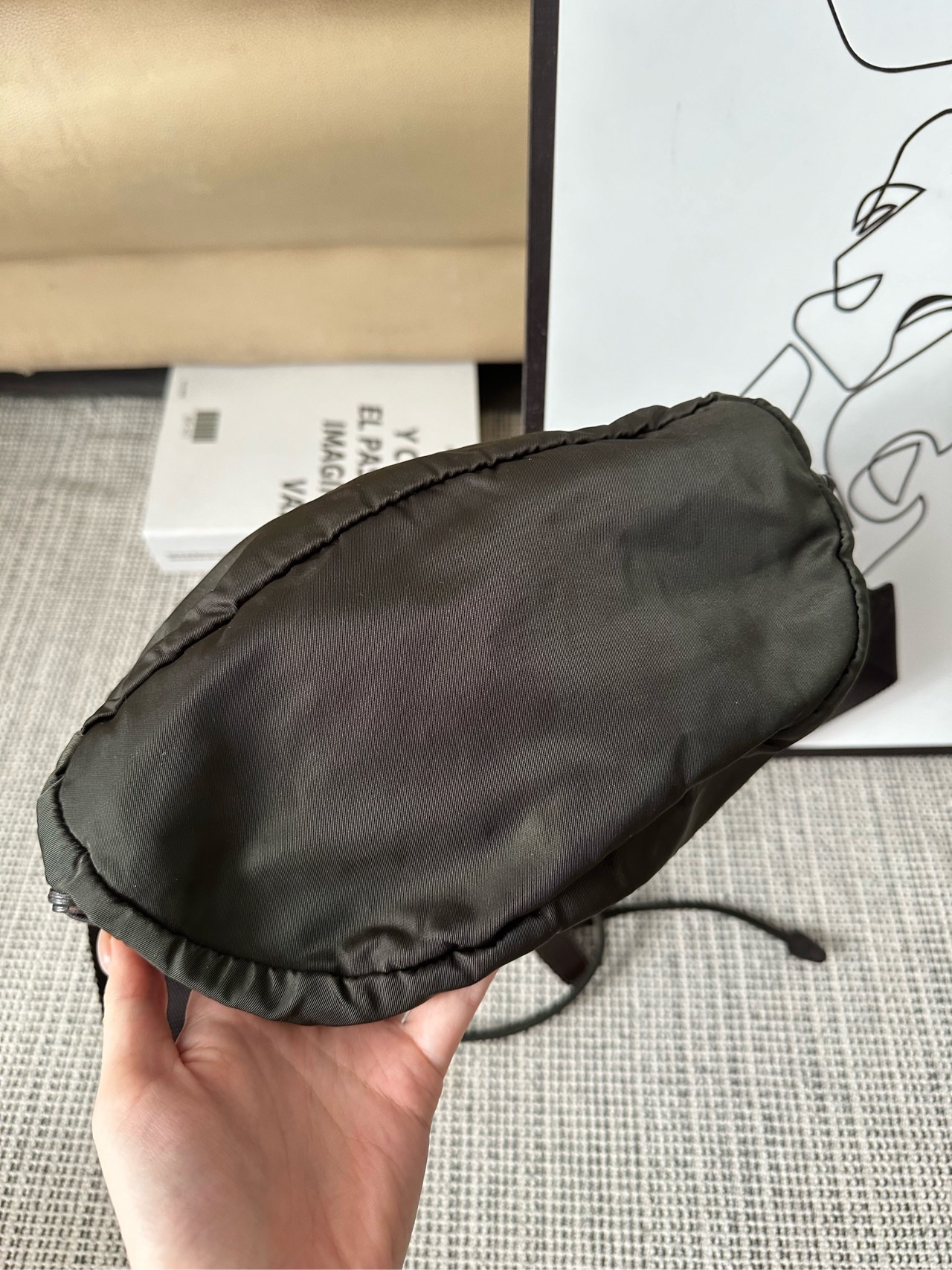 【預訂貨品】Prada降落傘黑茶色尼龍書包